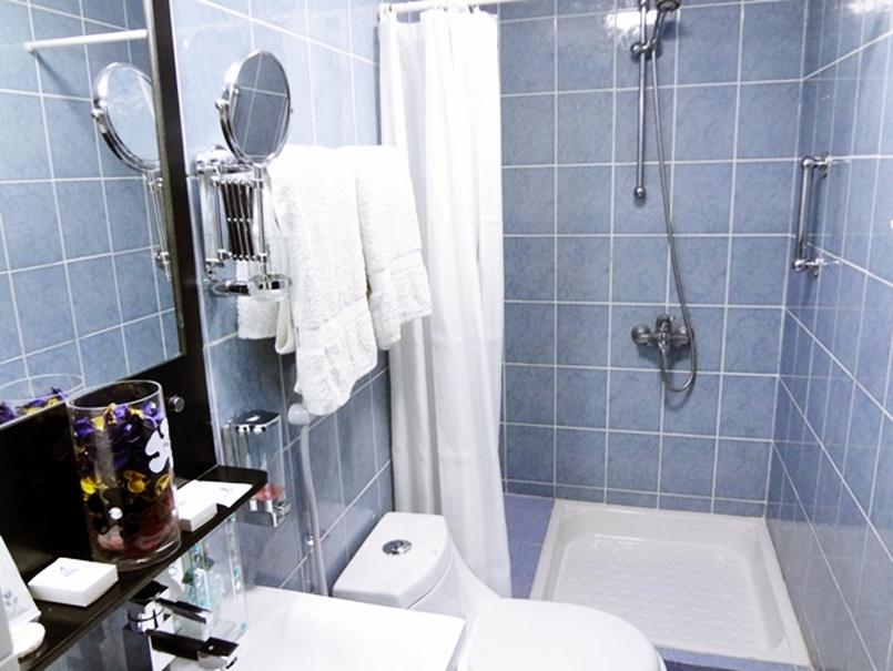 OYO 137 Marina Hotel