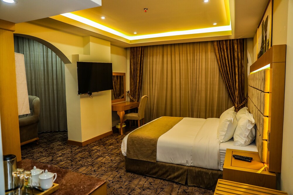 Muscat Plaza Hotel