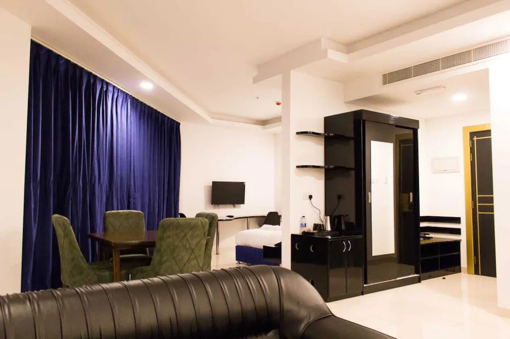 Parkside Plaza Hotel – Muscat