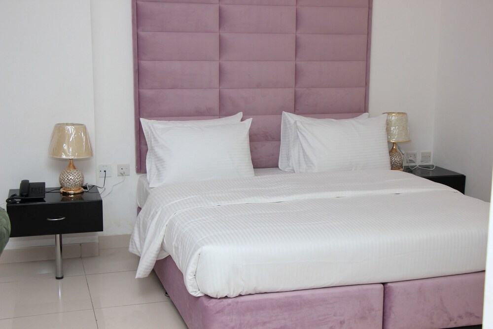 Parkside Plaza Hotel – Muscat