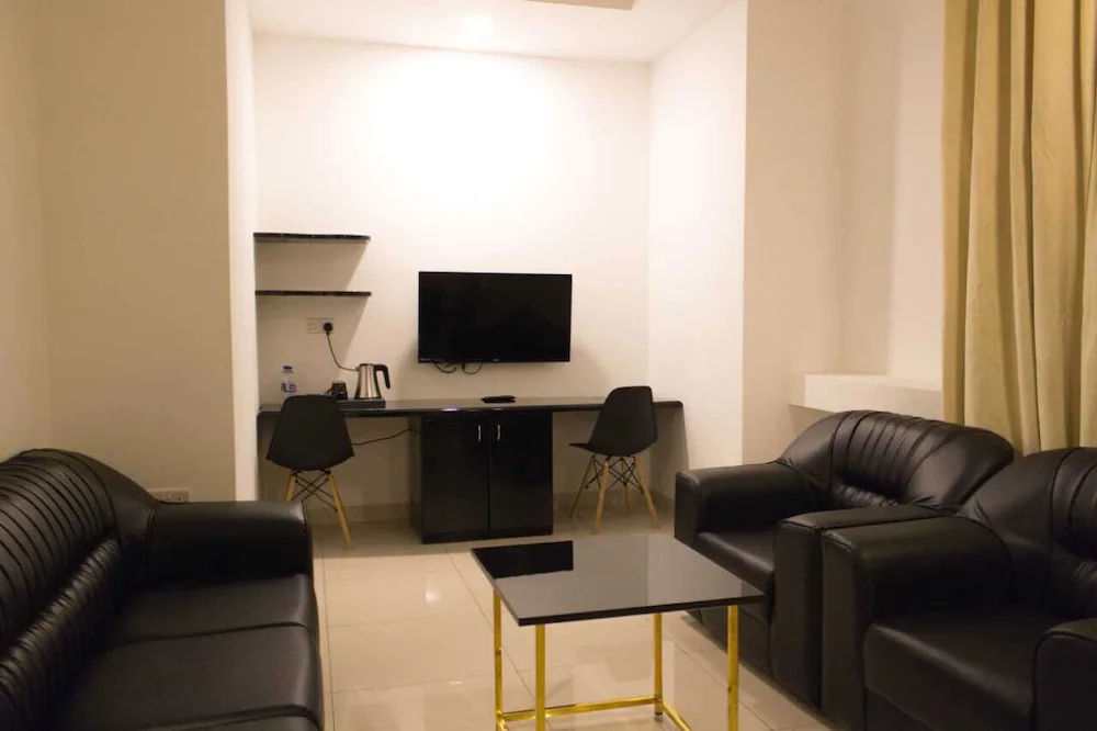 Parkside Plaza Hotel – Muscat