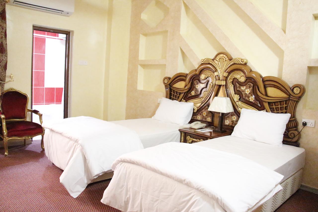 Riyam Hotel
