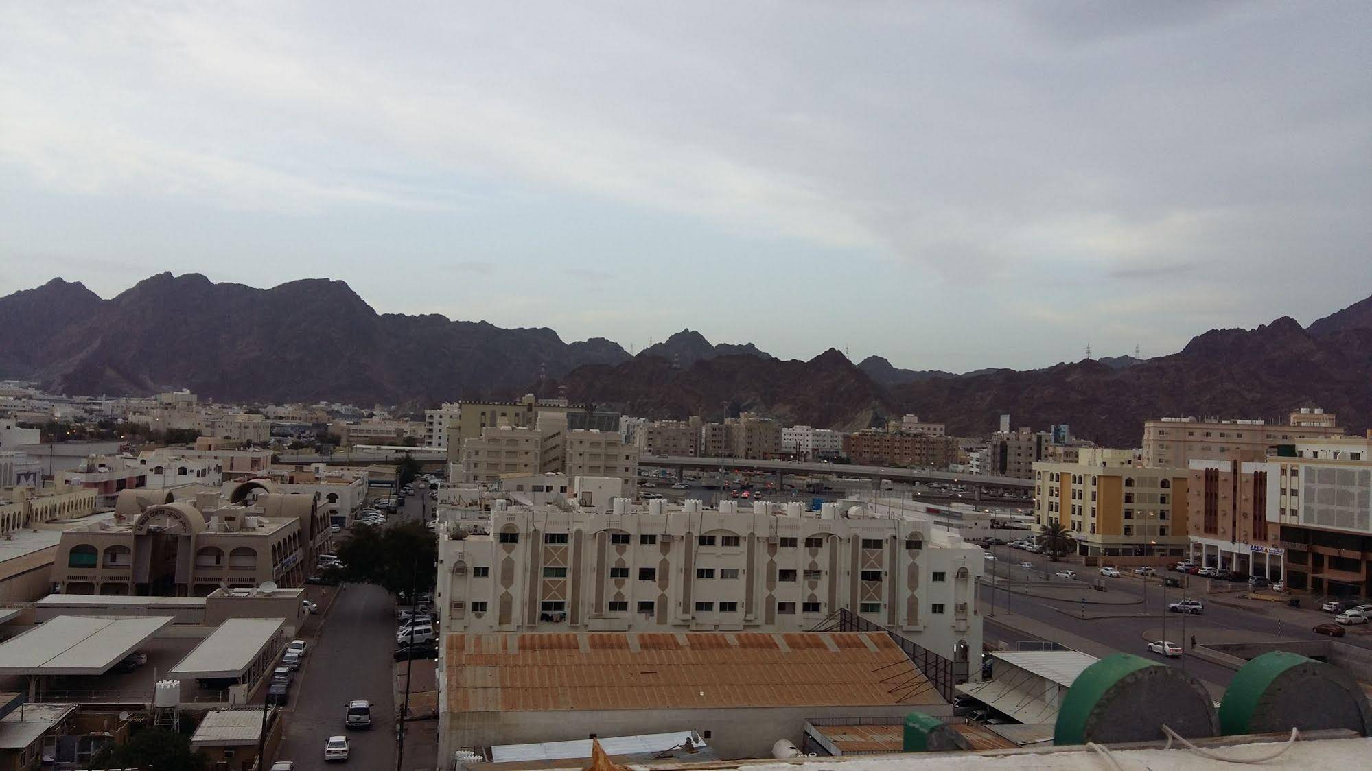 OYO 117 Majestic Hotel