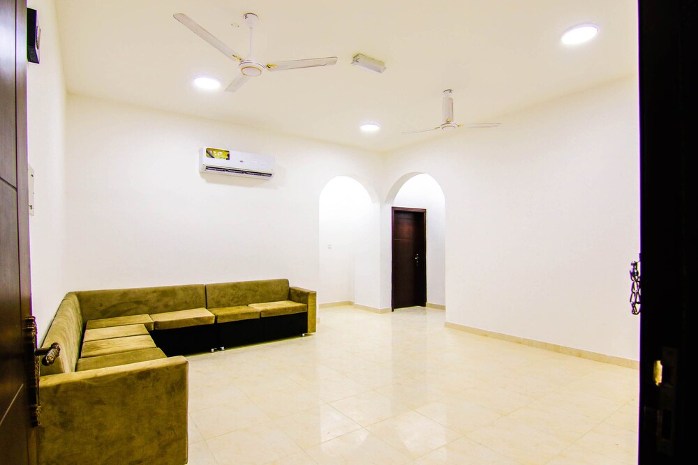 Al Gazzaz Furnished Apartment by OYO Rooms