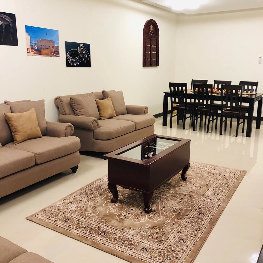 Alzumorod Luxury Villa
