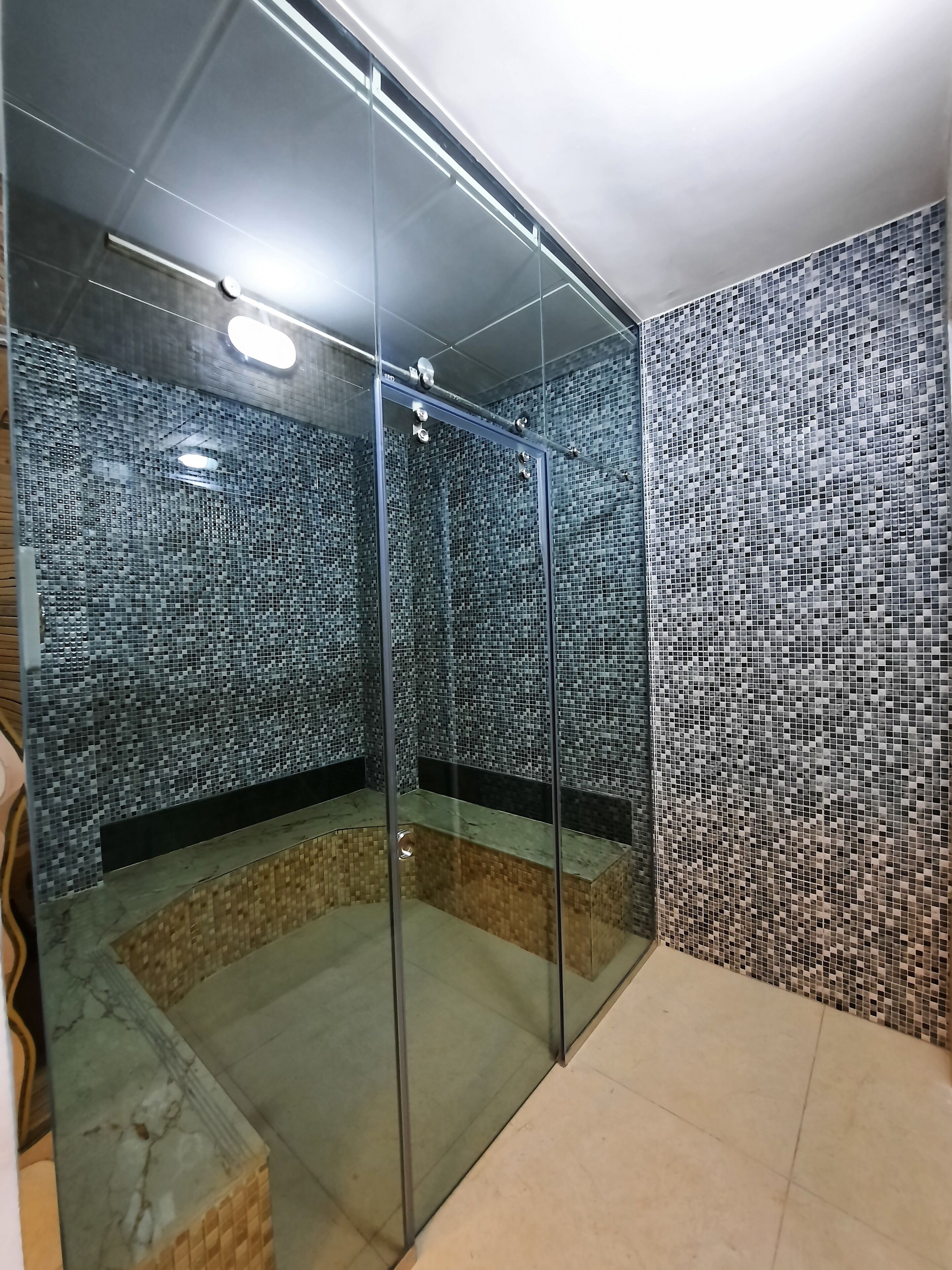 Diamond Star Hotel