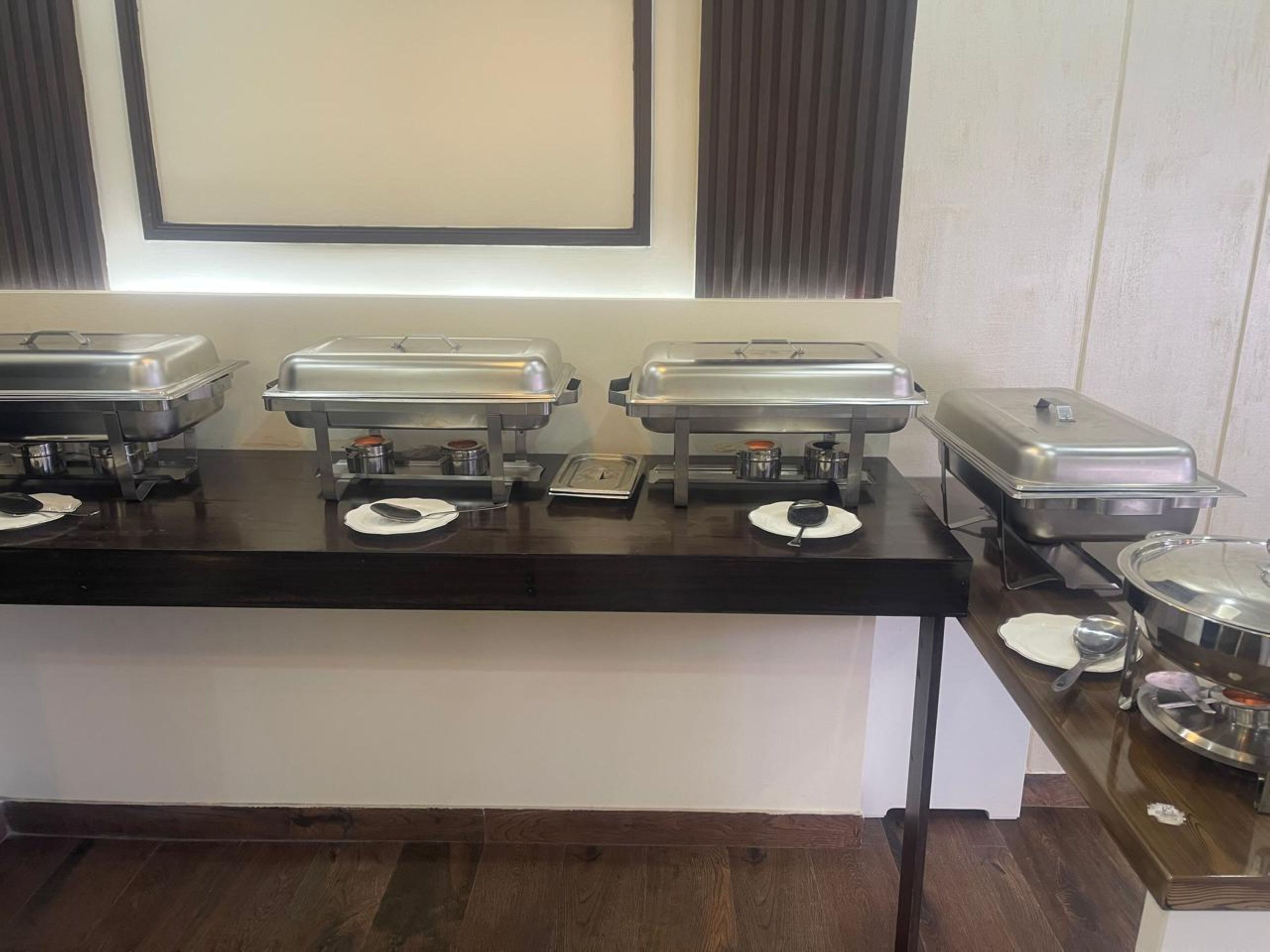 OYO Townhouse 156 Rose Hotel Apartments