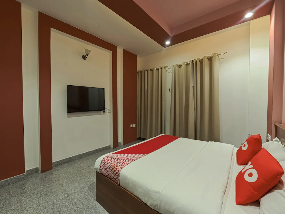 Platinium Hotel Apartments by OYO Rooms