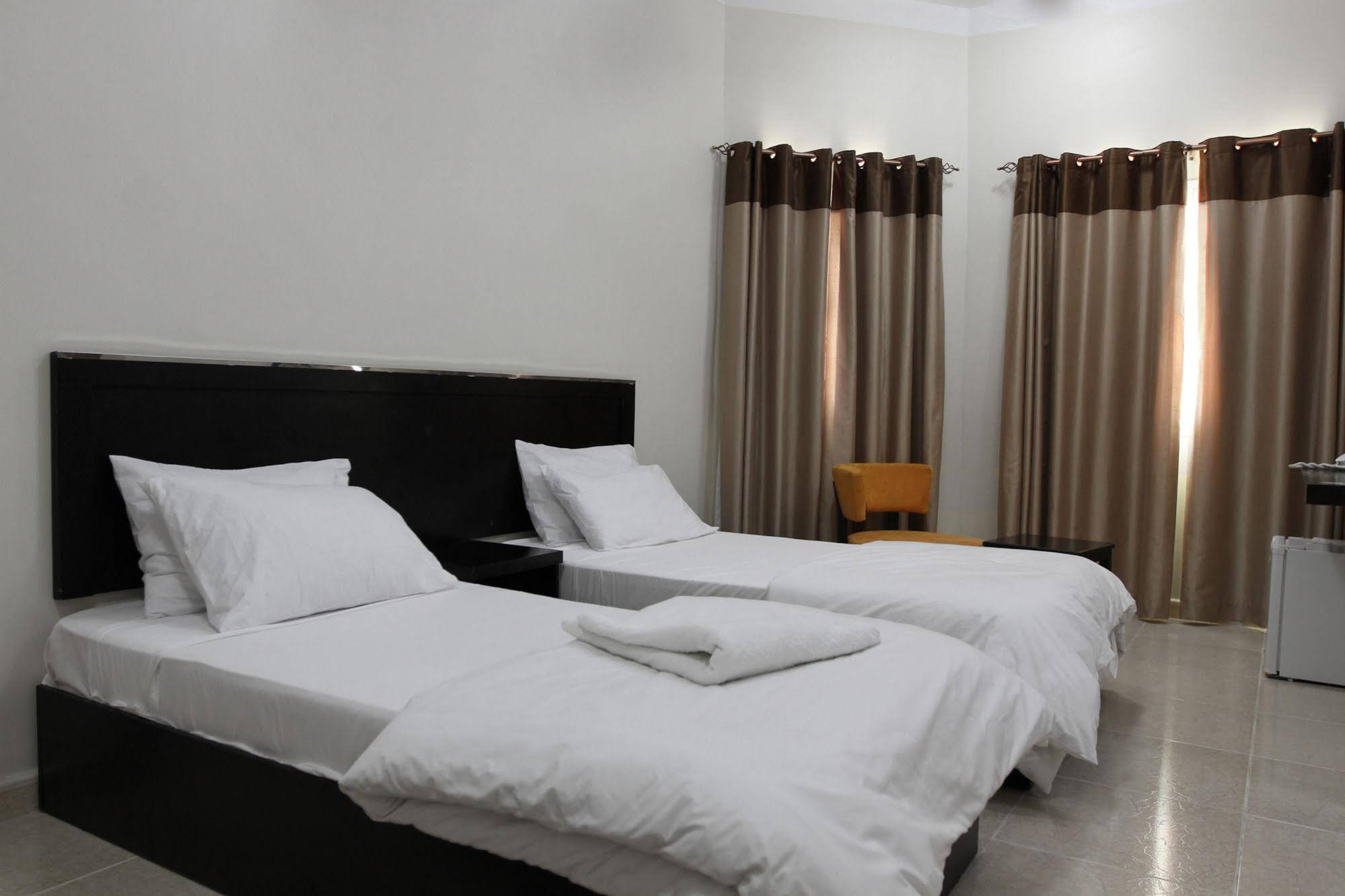 Al Multaqa Hotel