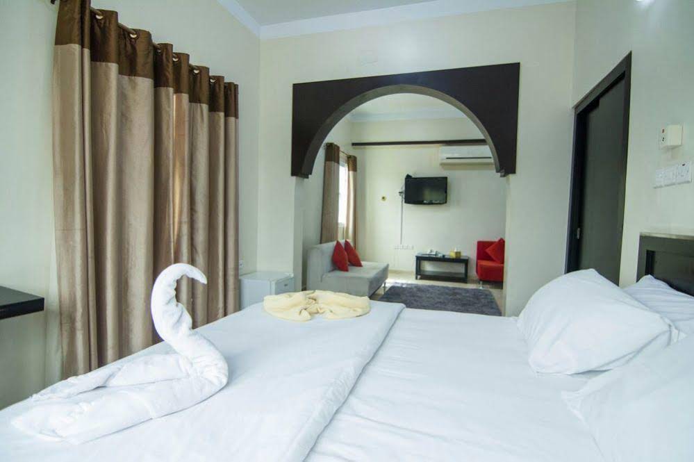 Al Multaqa Hotel