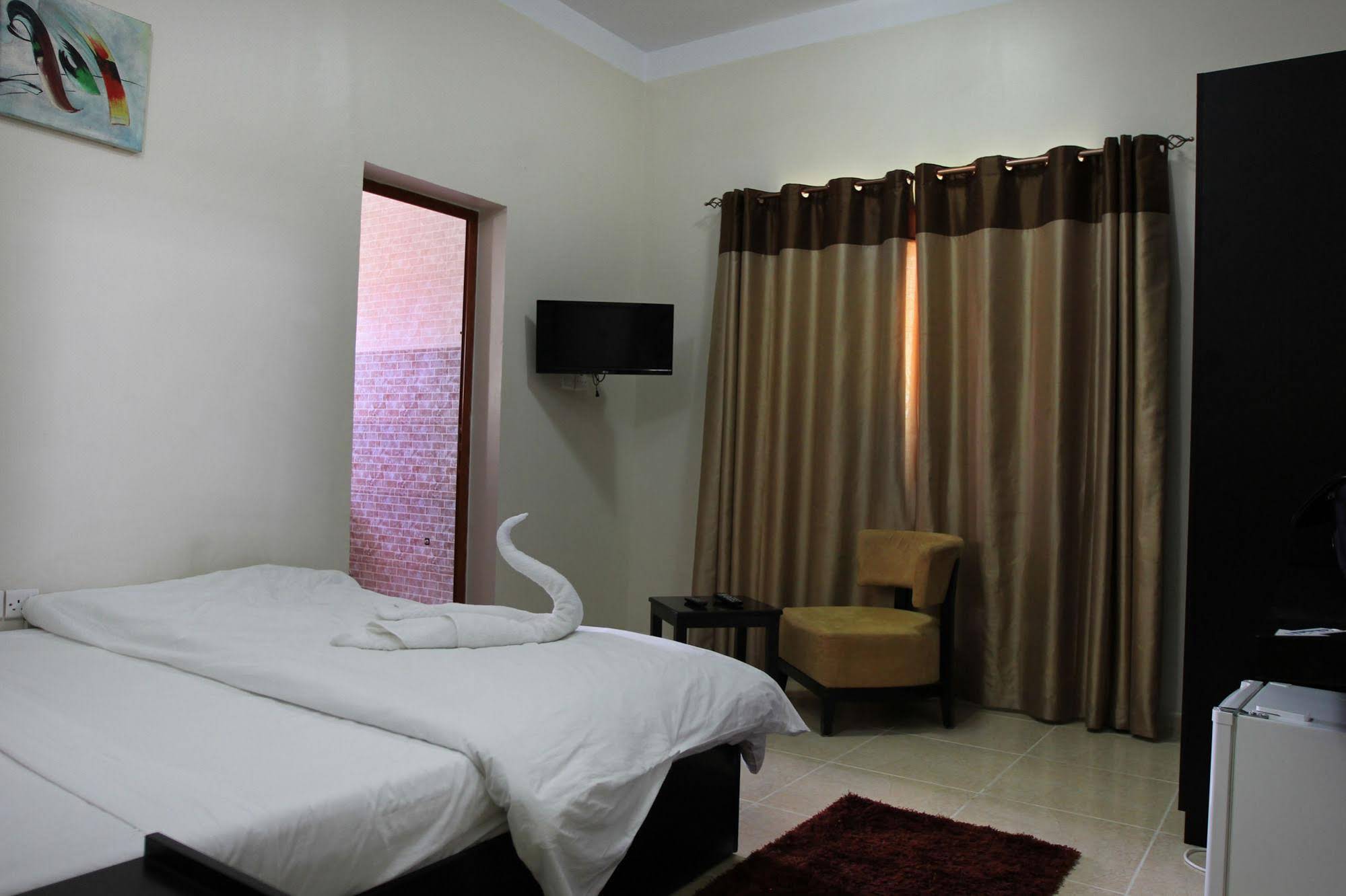 Al Multaqa Hotel