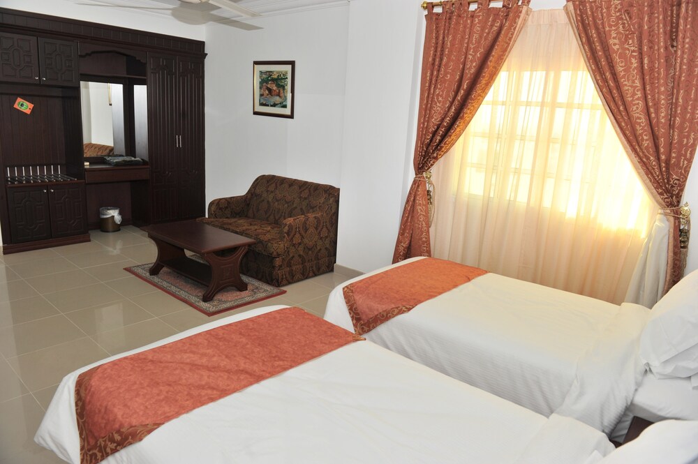 Manam Sohar Hotel Apartment by OYO Rooms