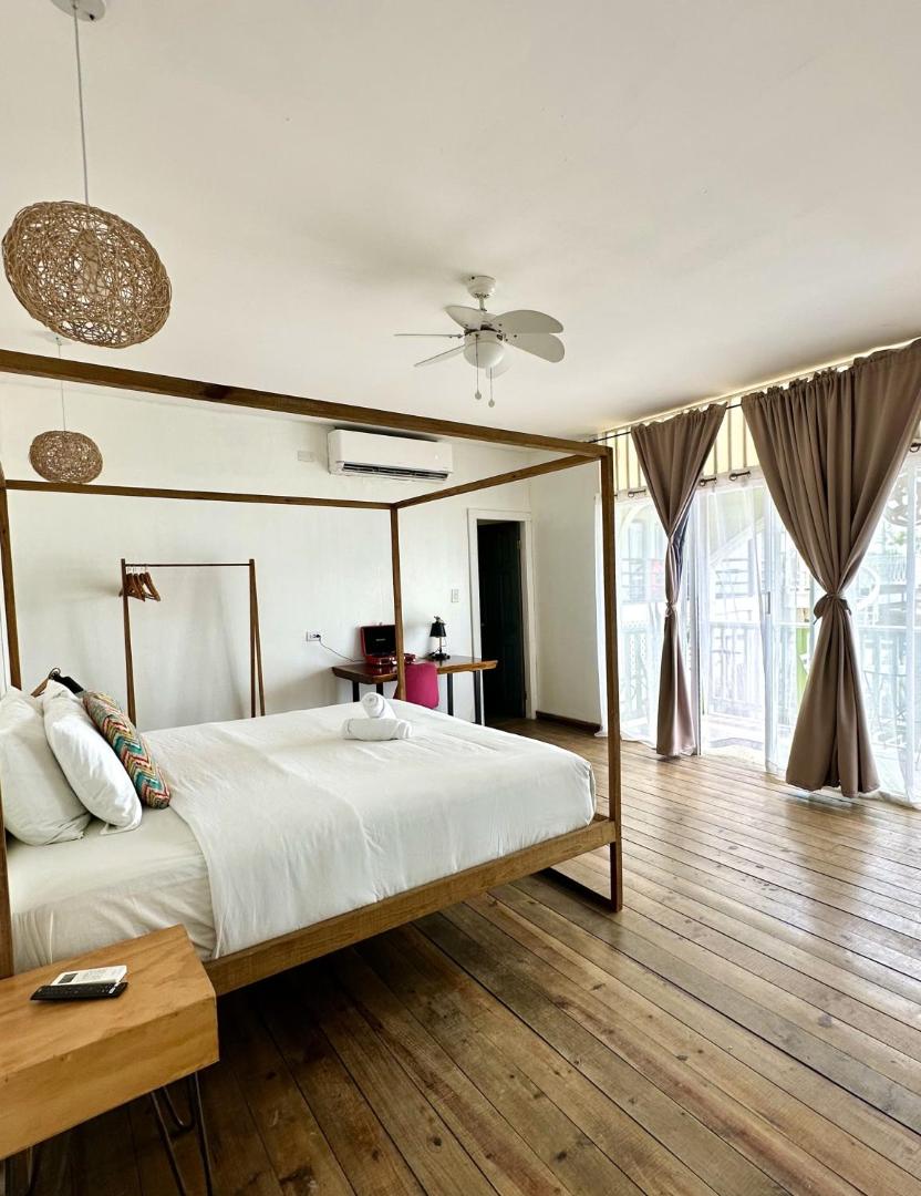 Selina Bocas del Toro