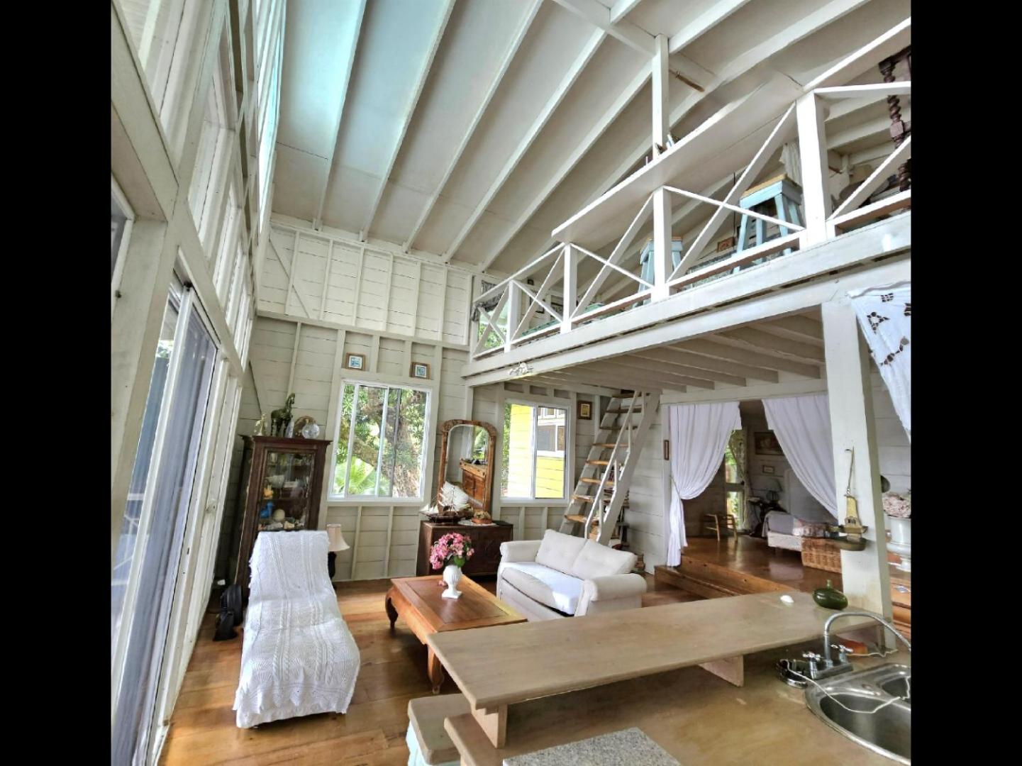 Los Secretos Guesthouse