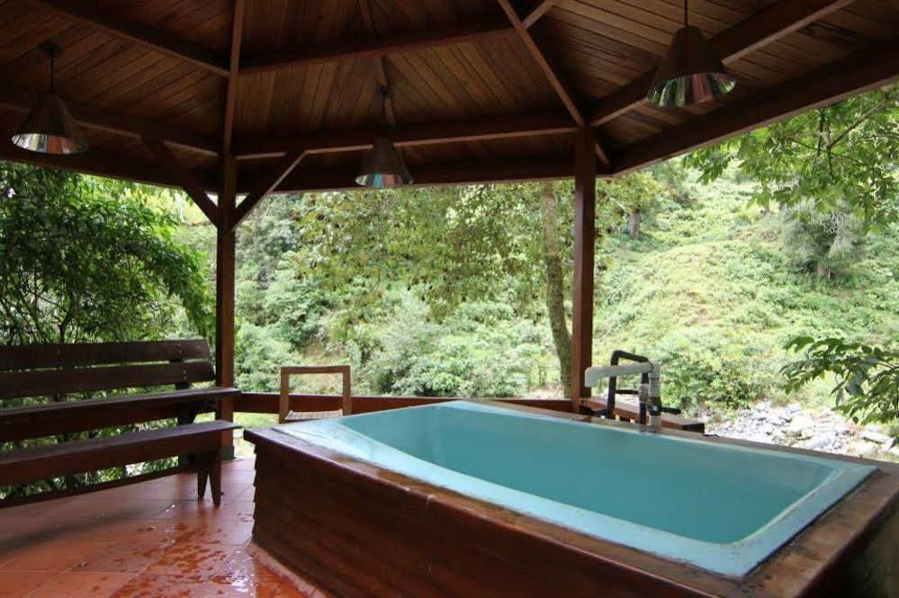 Los Quetzales Eco-Lodge