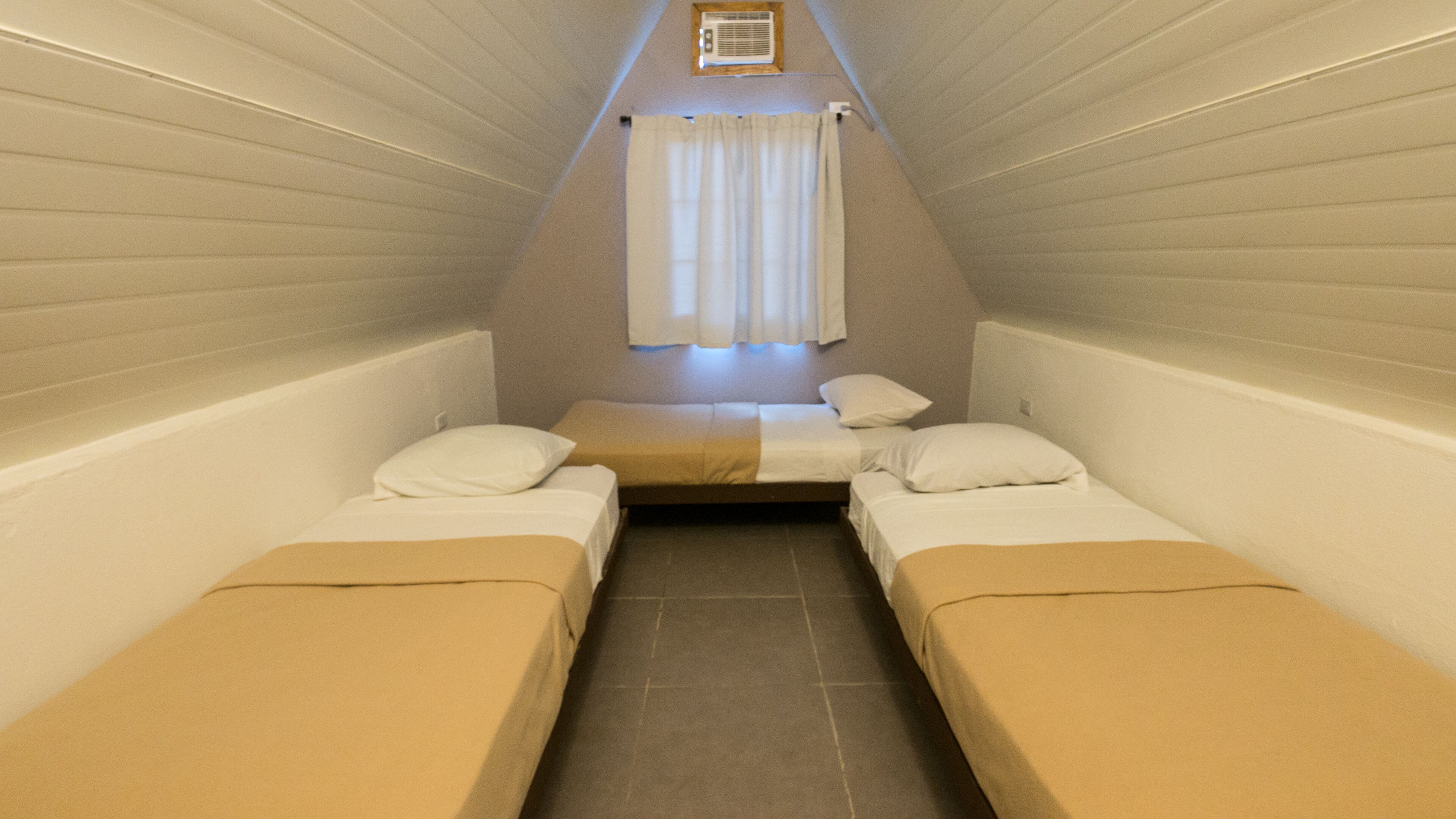 Tipi Hostel