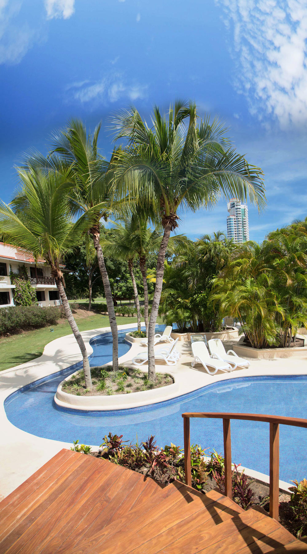Coronado Luxury Club & Suites