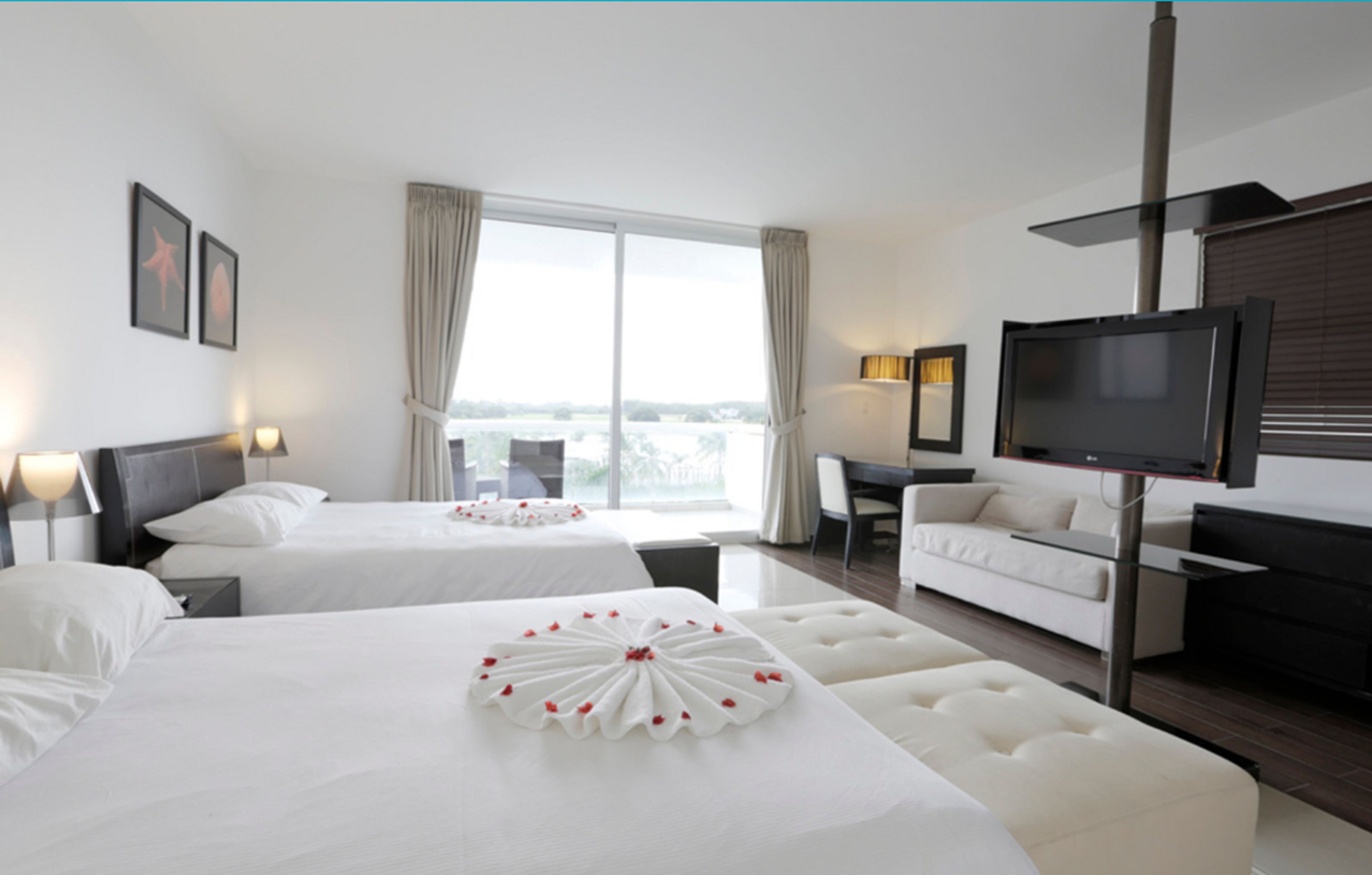 Playa Blanca Beach Resort