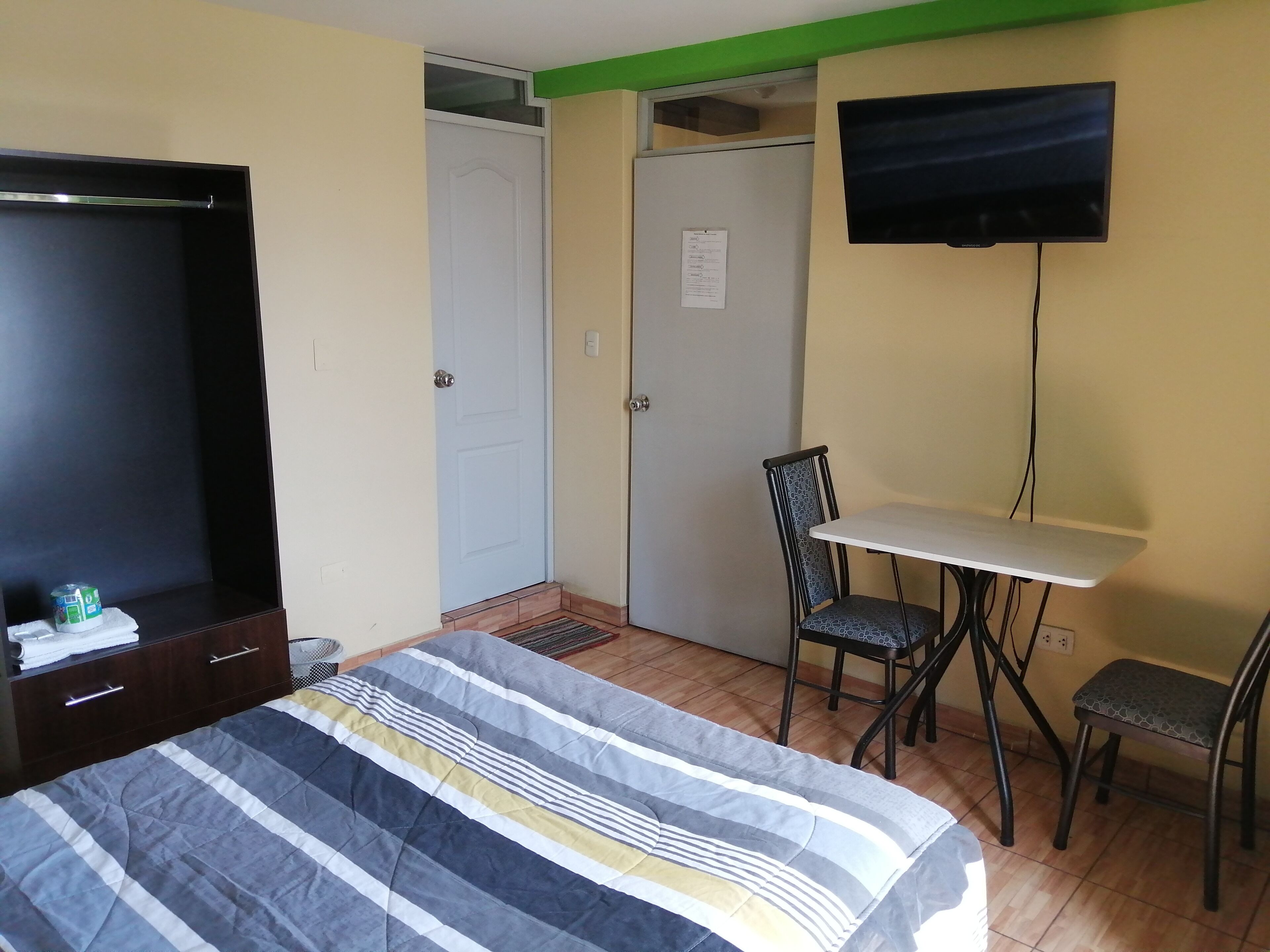 Hostal Encantos Aqp