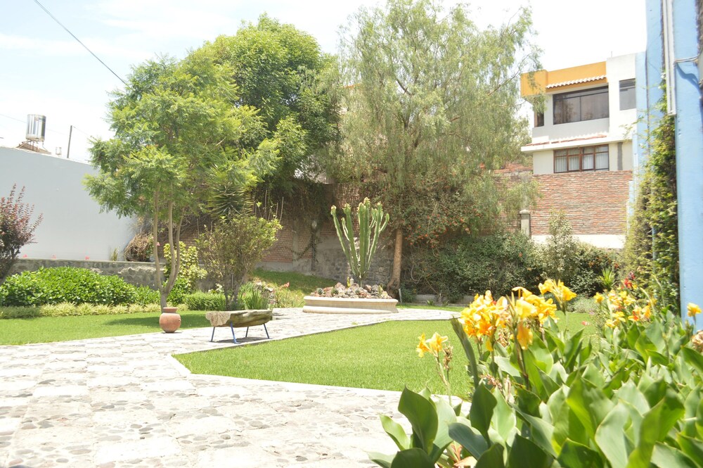 Las Mercedes Hostal Residencial