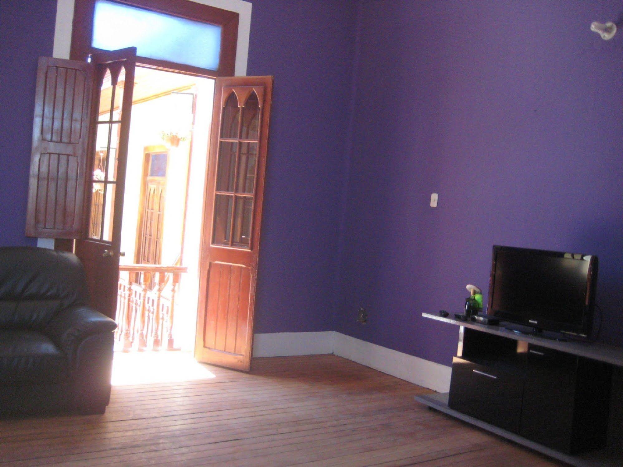 Mango Hostel B&B