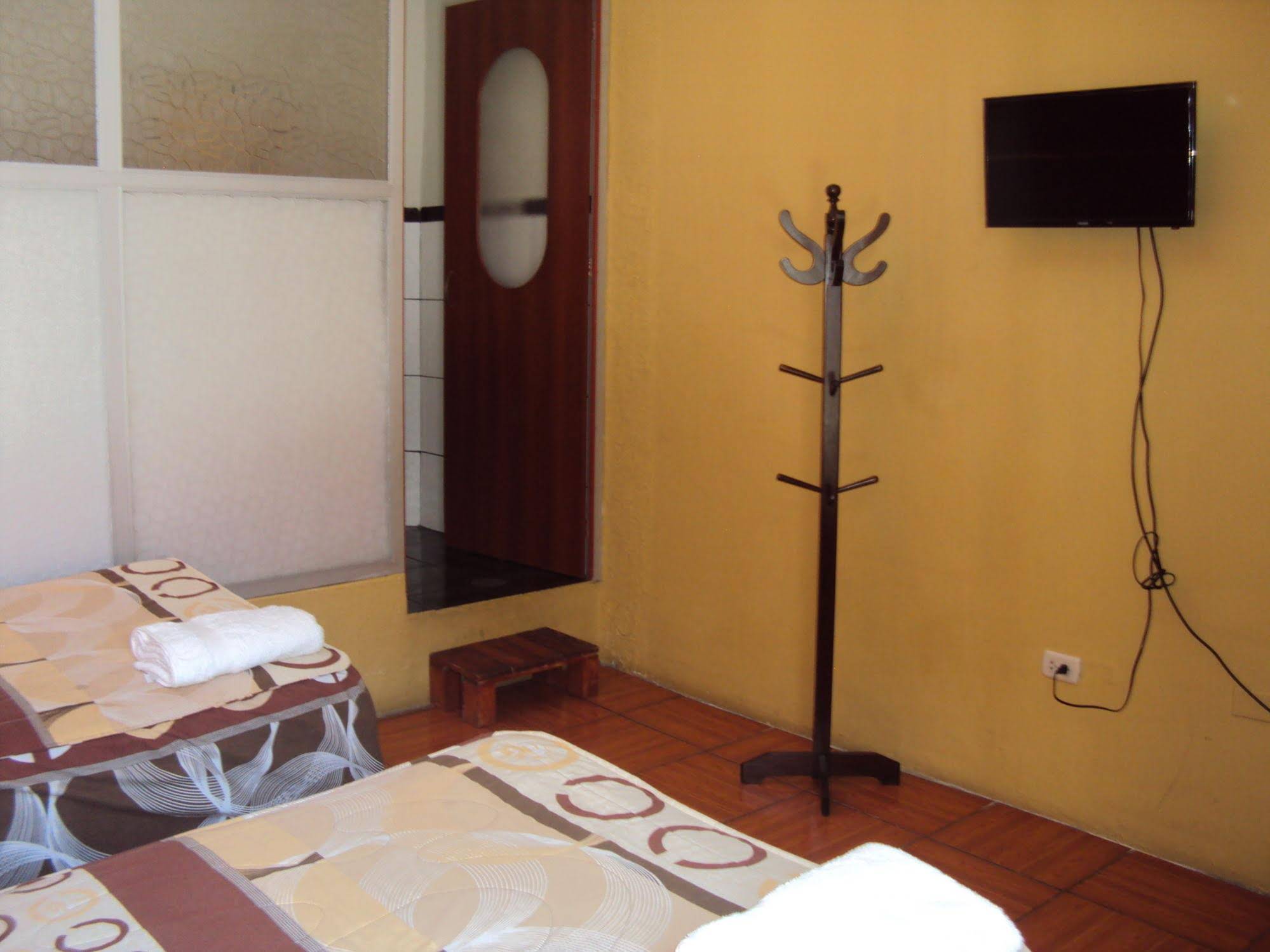 Mango Hostel B&B
