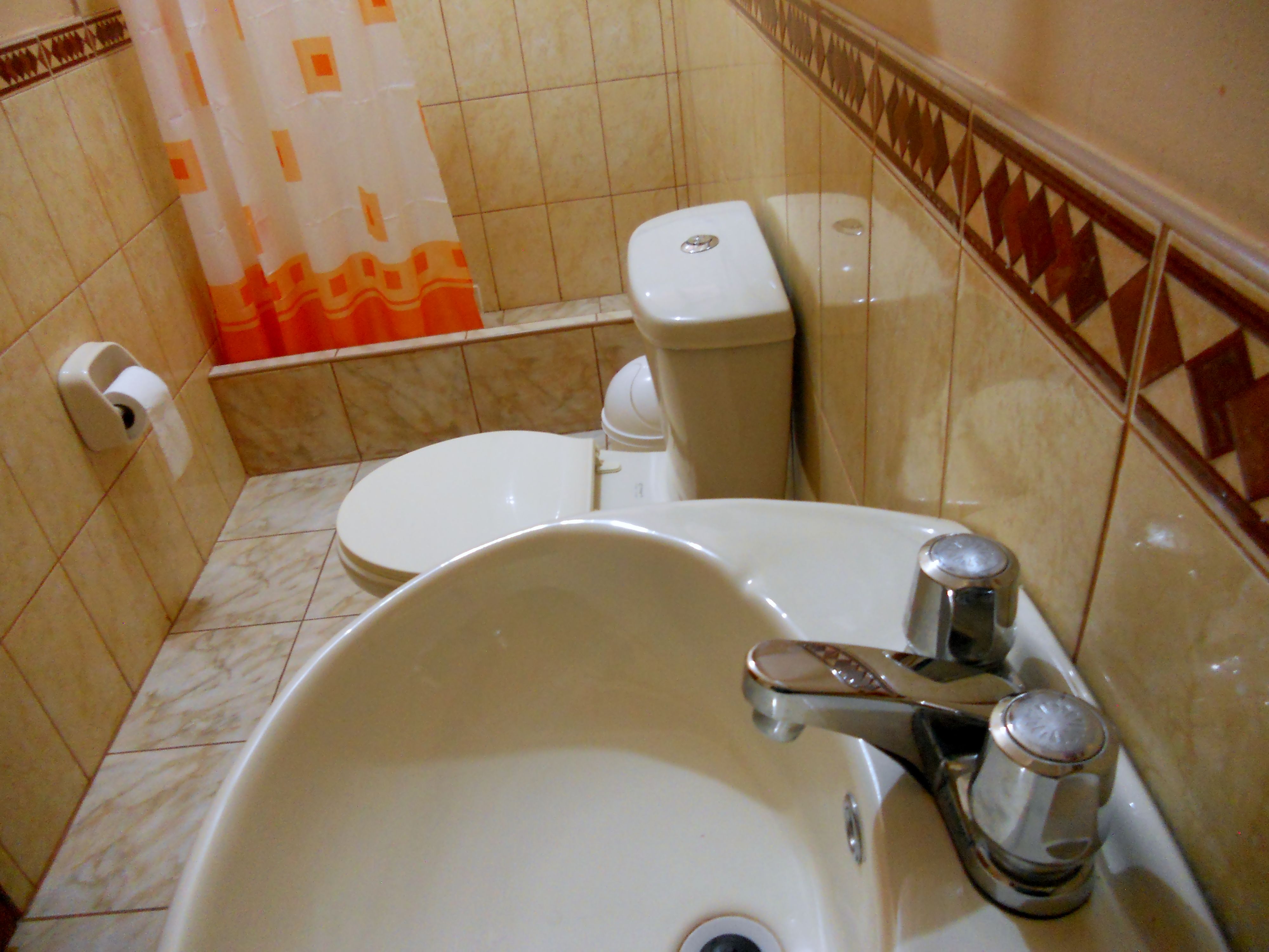 Yuraq Hotel