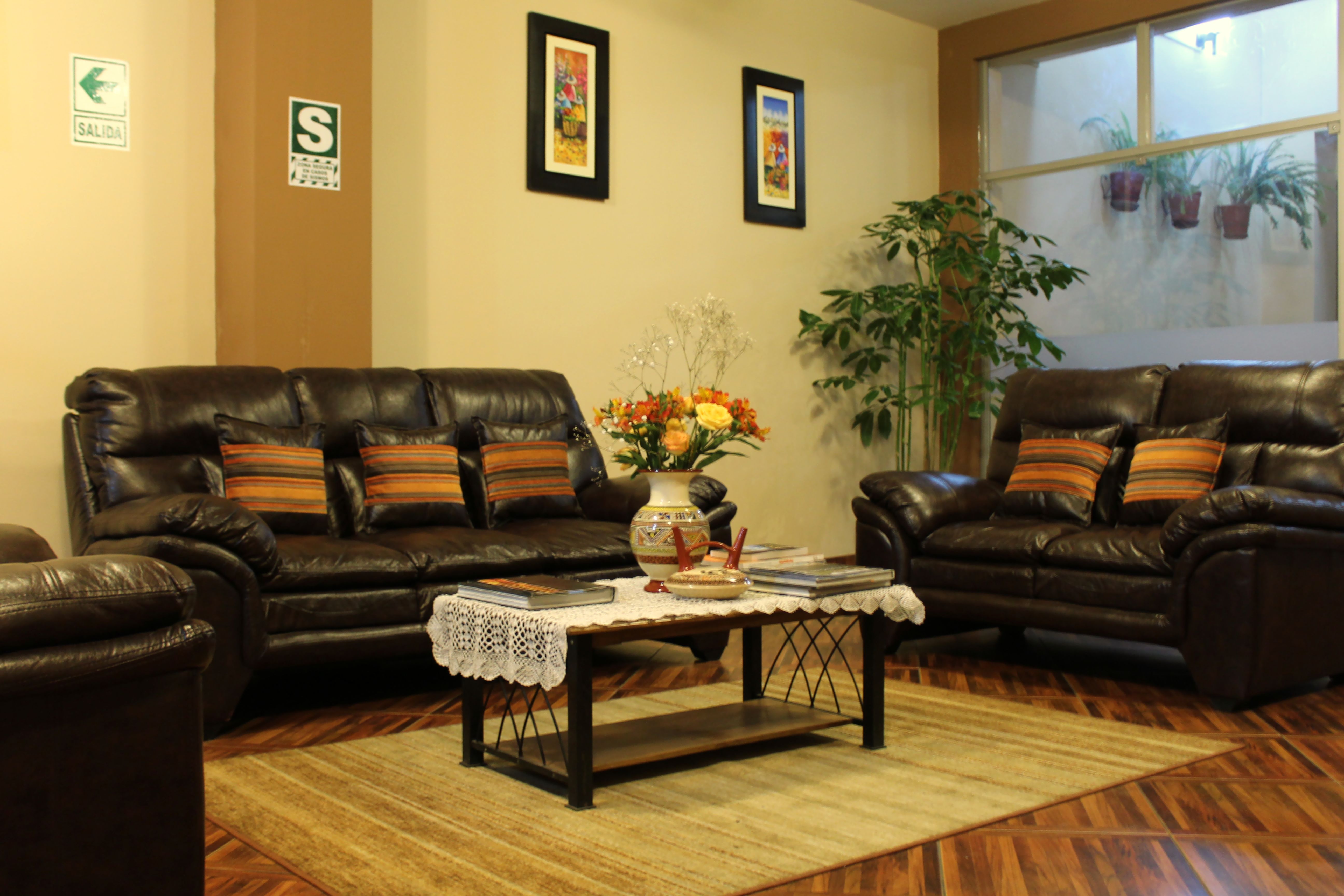 Yuraq Hotel