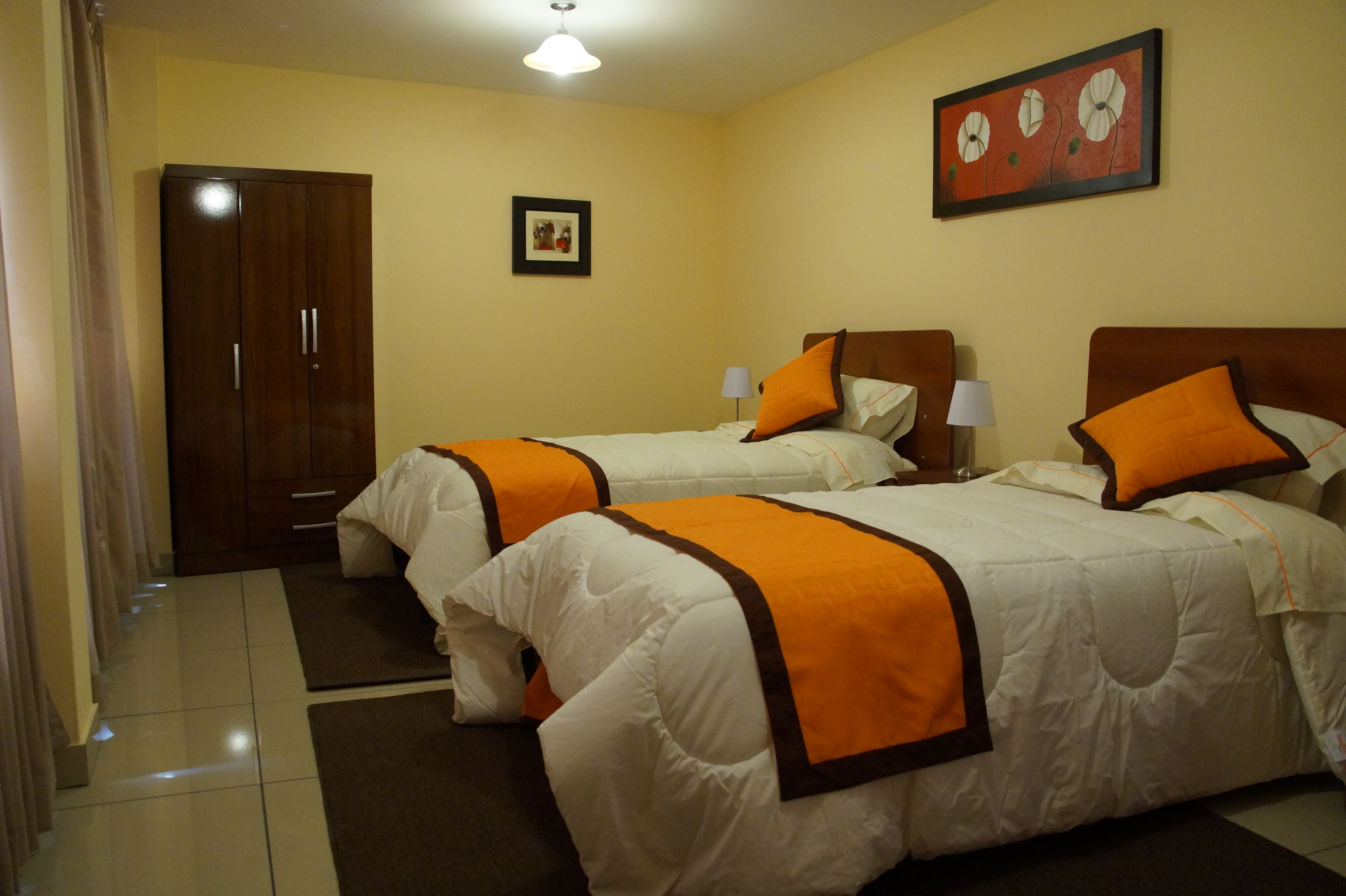 Yuraq Hotel