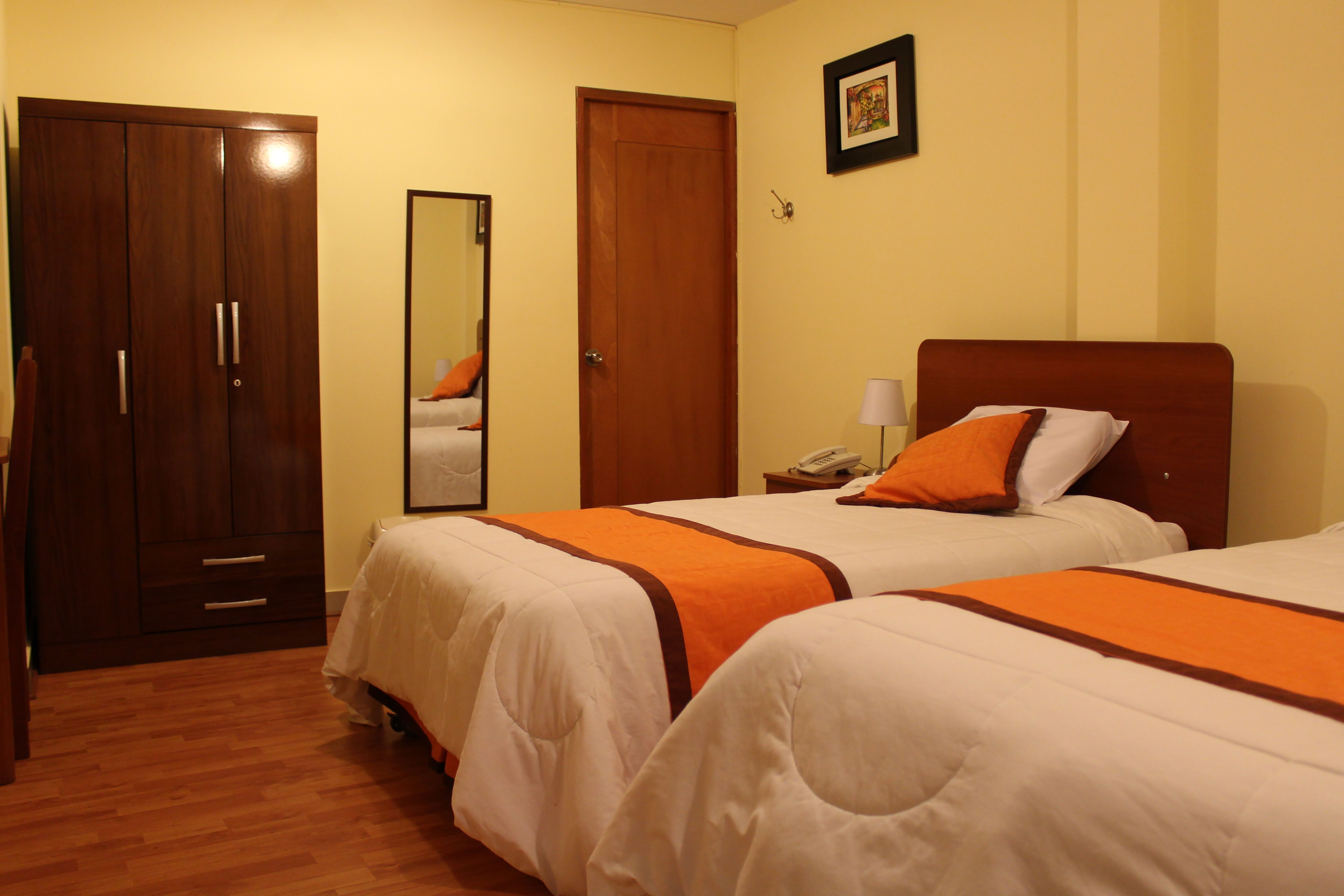 Yuraq Hotel