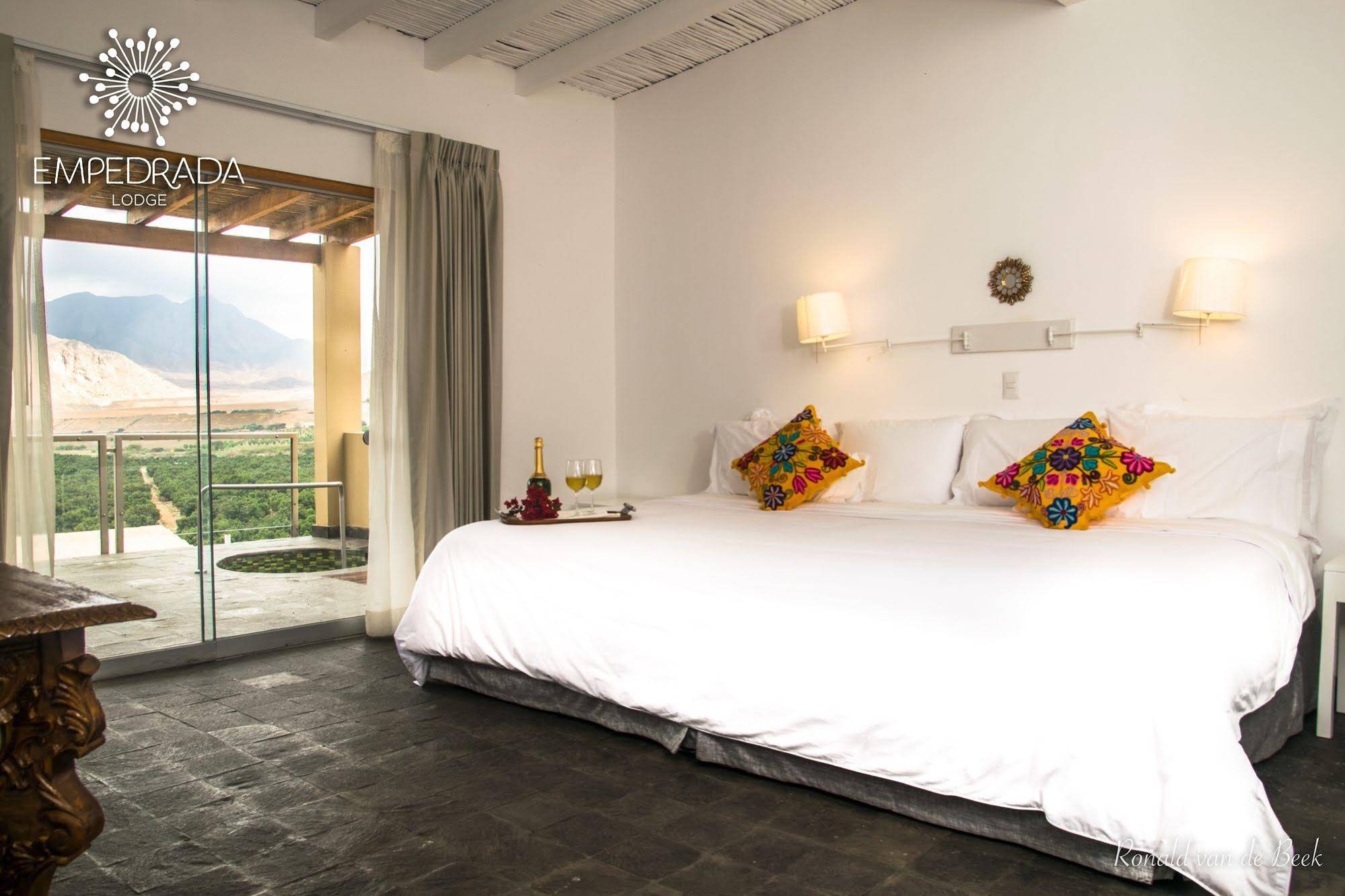 Empedrada Lodge