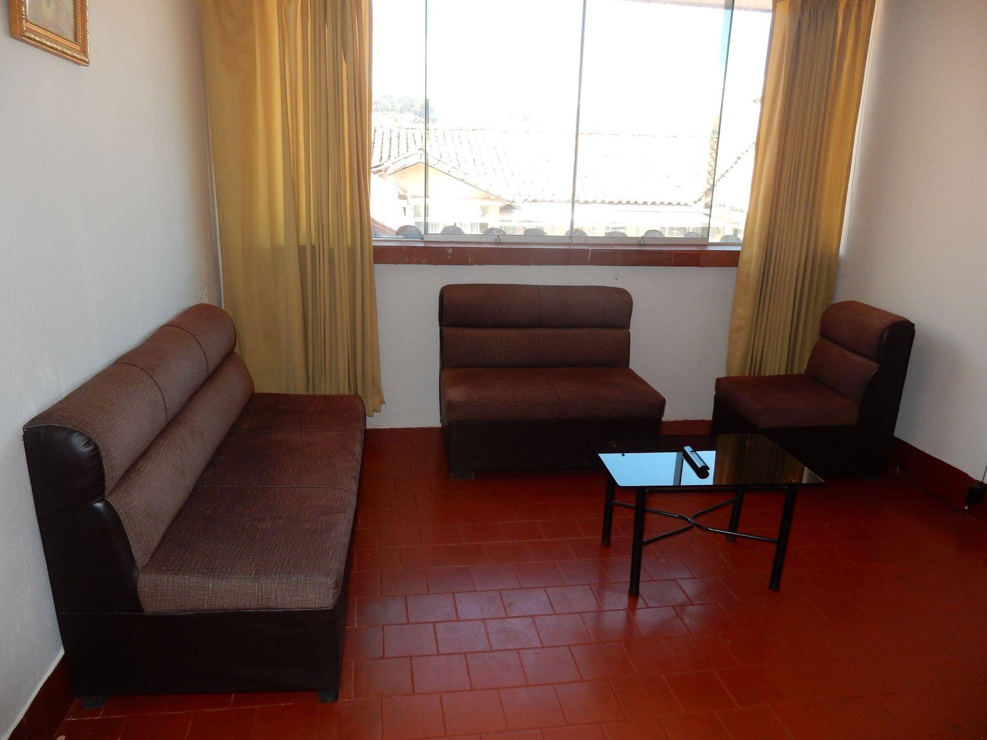 Elva's House