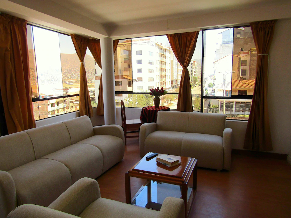 Hotel Ovalo Santa Monica
