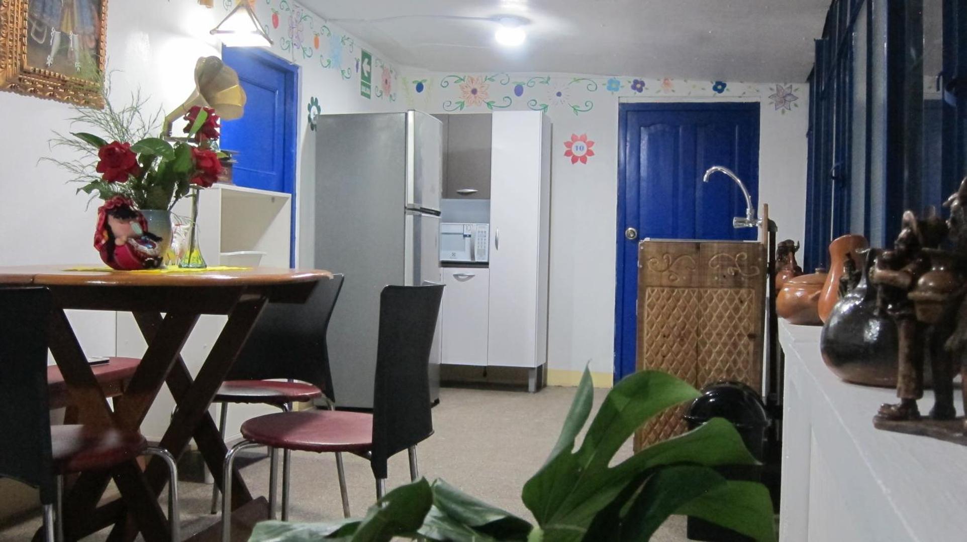 Reinbo Hostel B&B