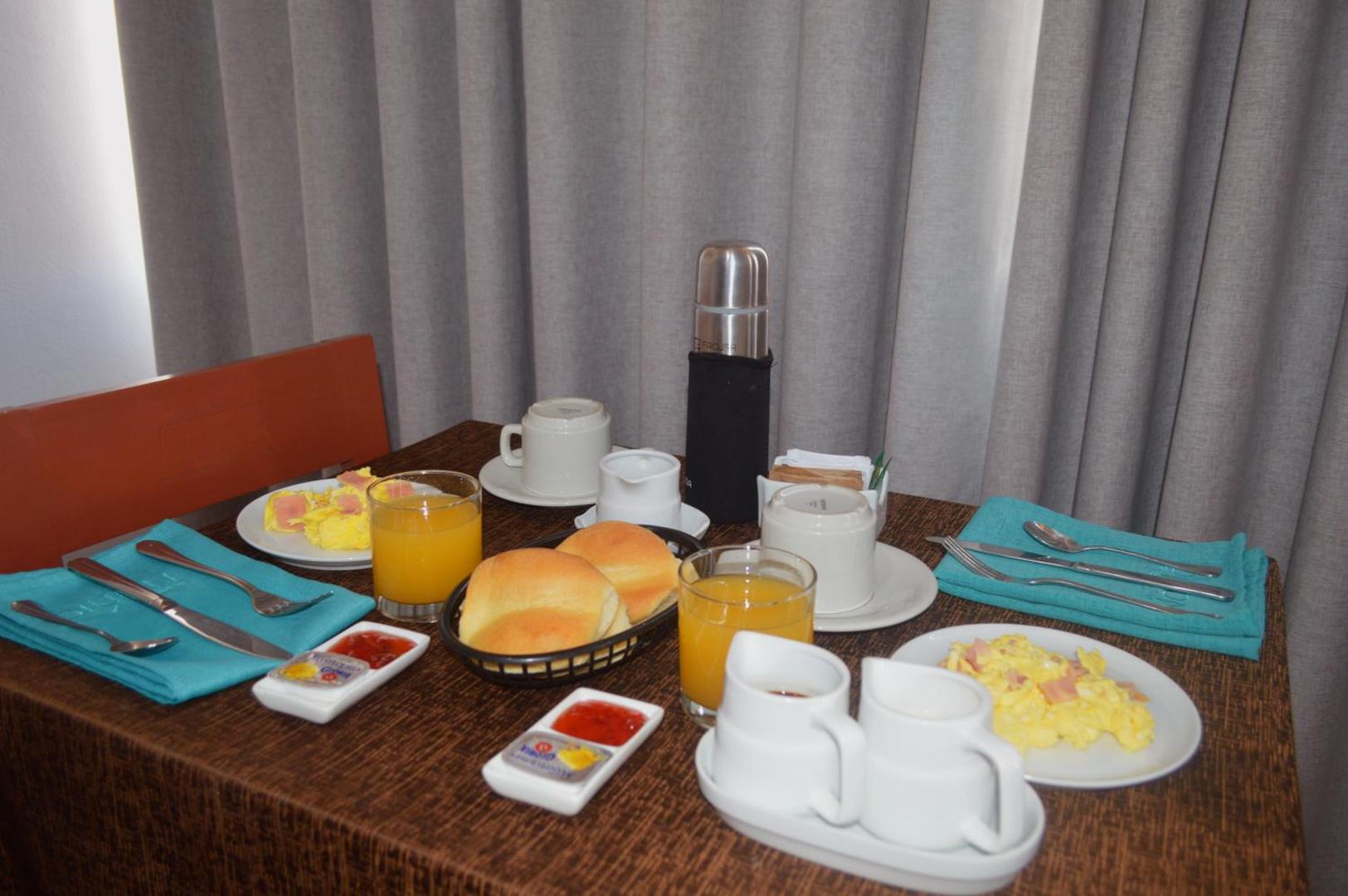 Los Esteros Hostal