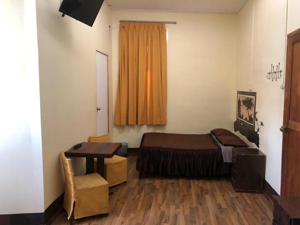 Hostal Huacachina Sunset