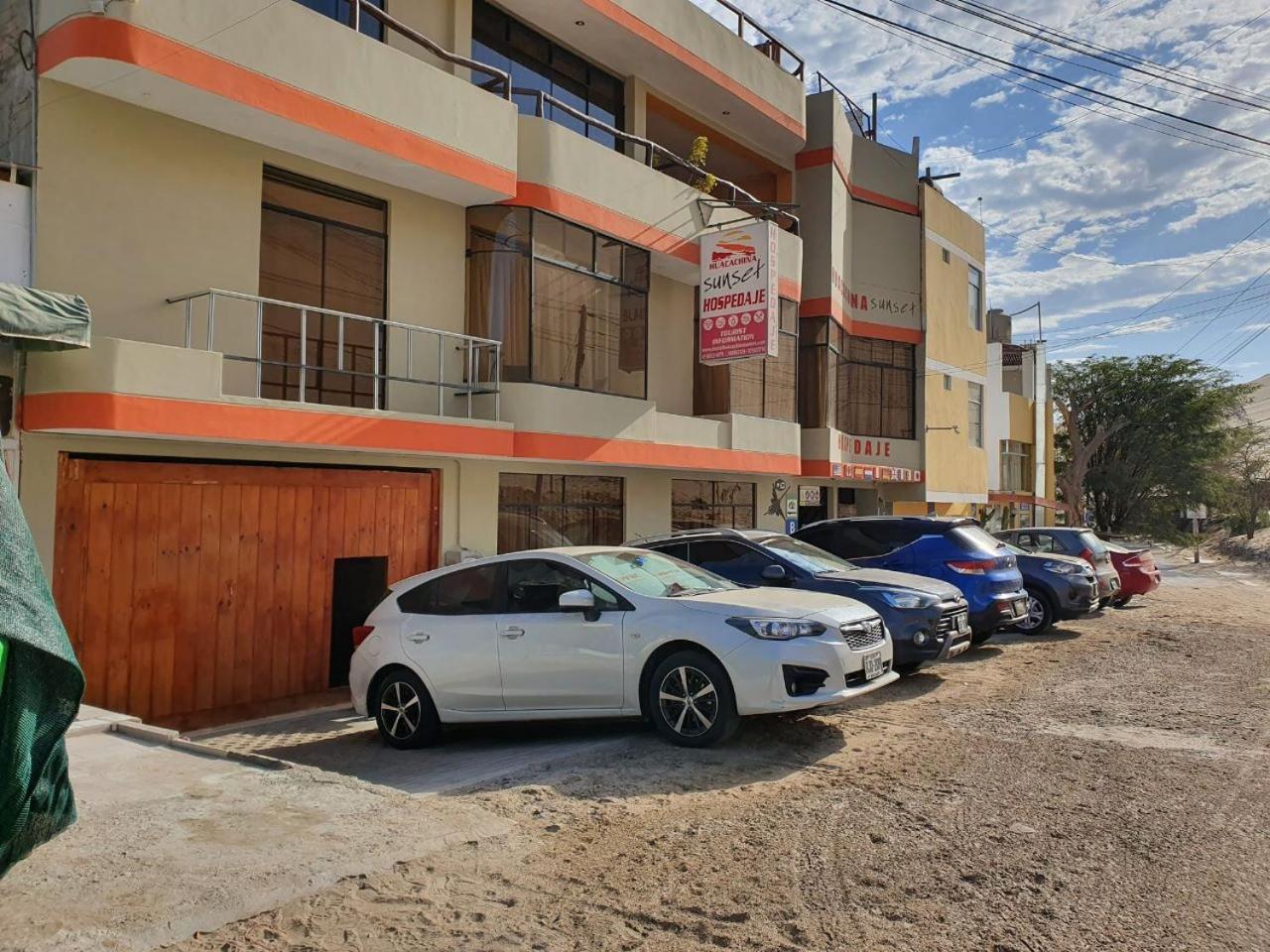 Hostal Huacachina Sunset