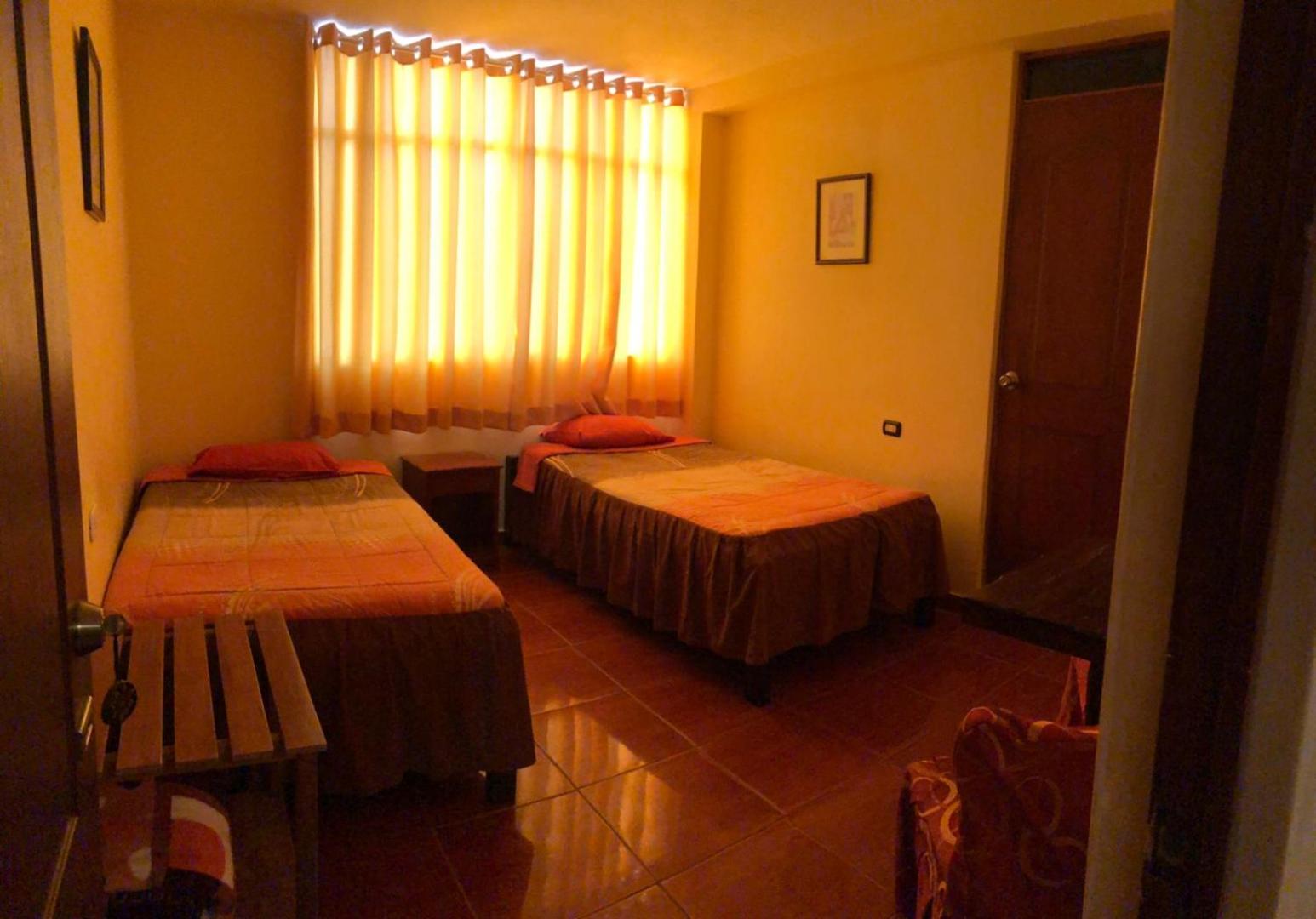 Hostal Huacachina Sunset