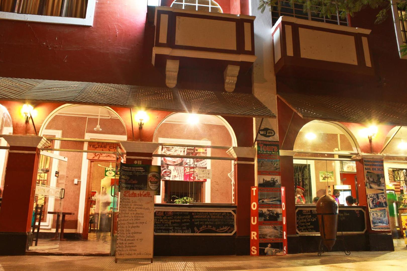 Hostal Huacachina Sunset