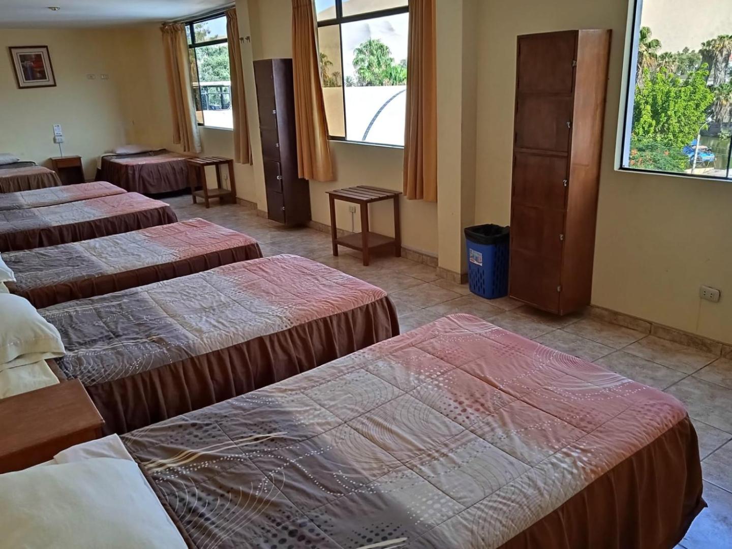 Hostal Huacachina Sunset