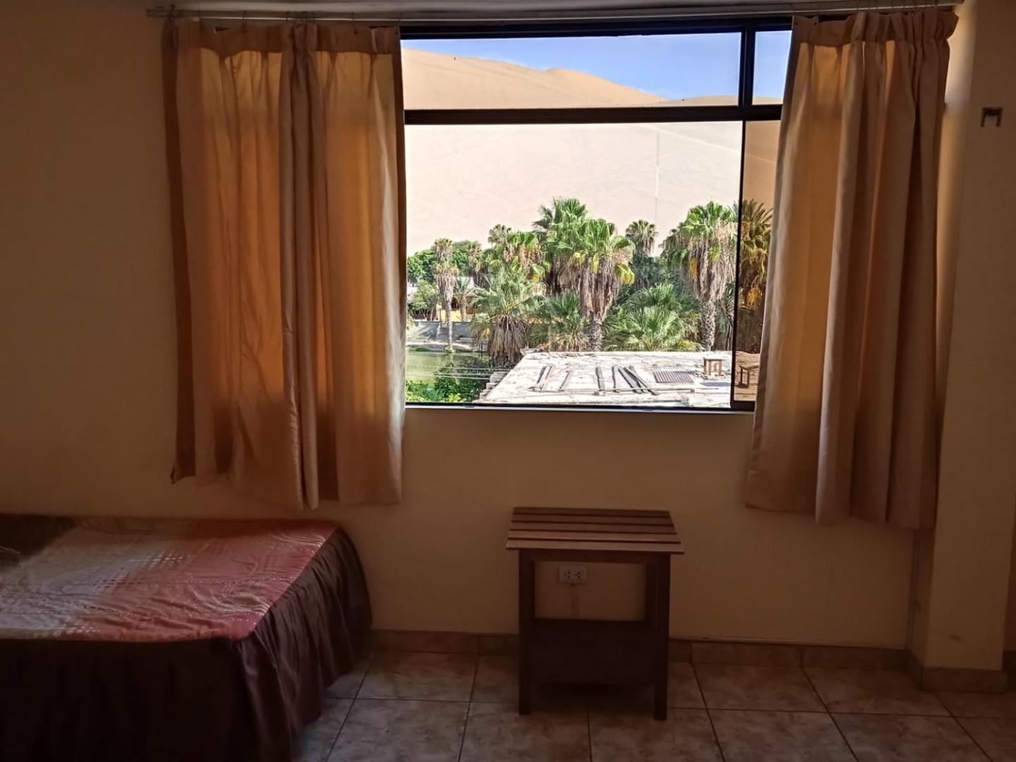 Hostal Huacachina Sunset