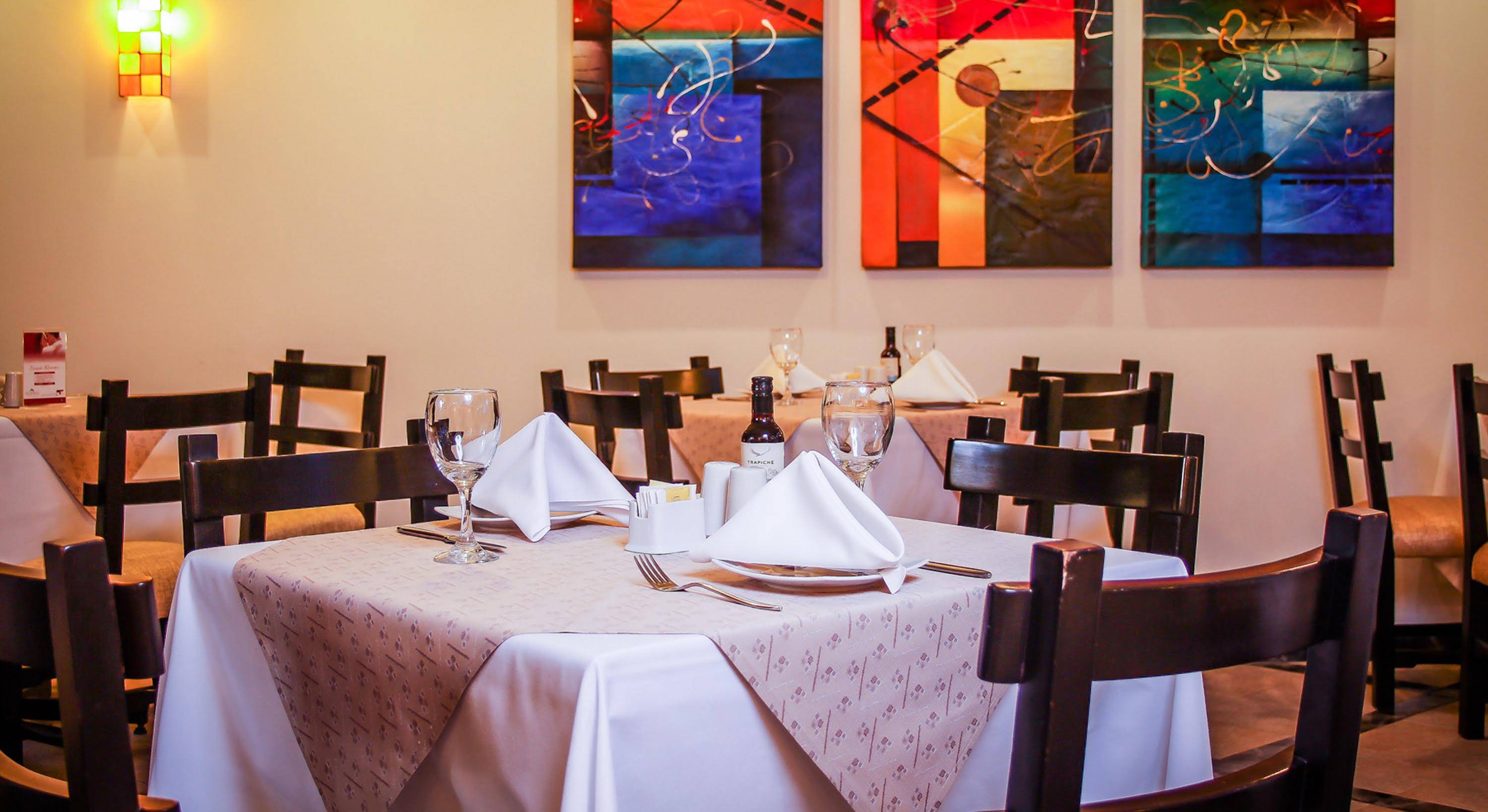 El Polo Apart Hotel & Suites
