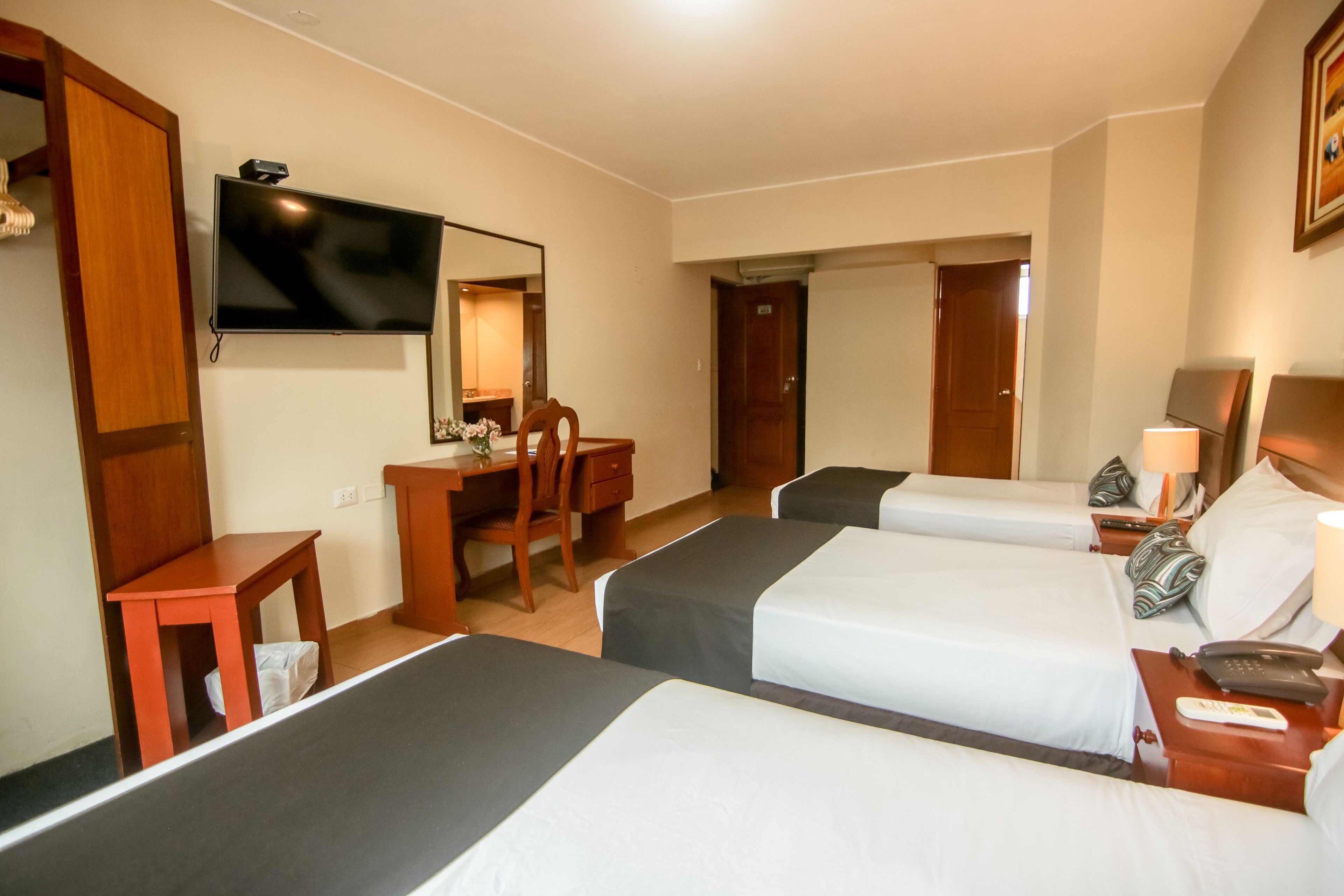 Epiqus Hotel