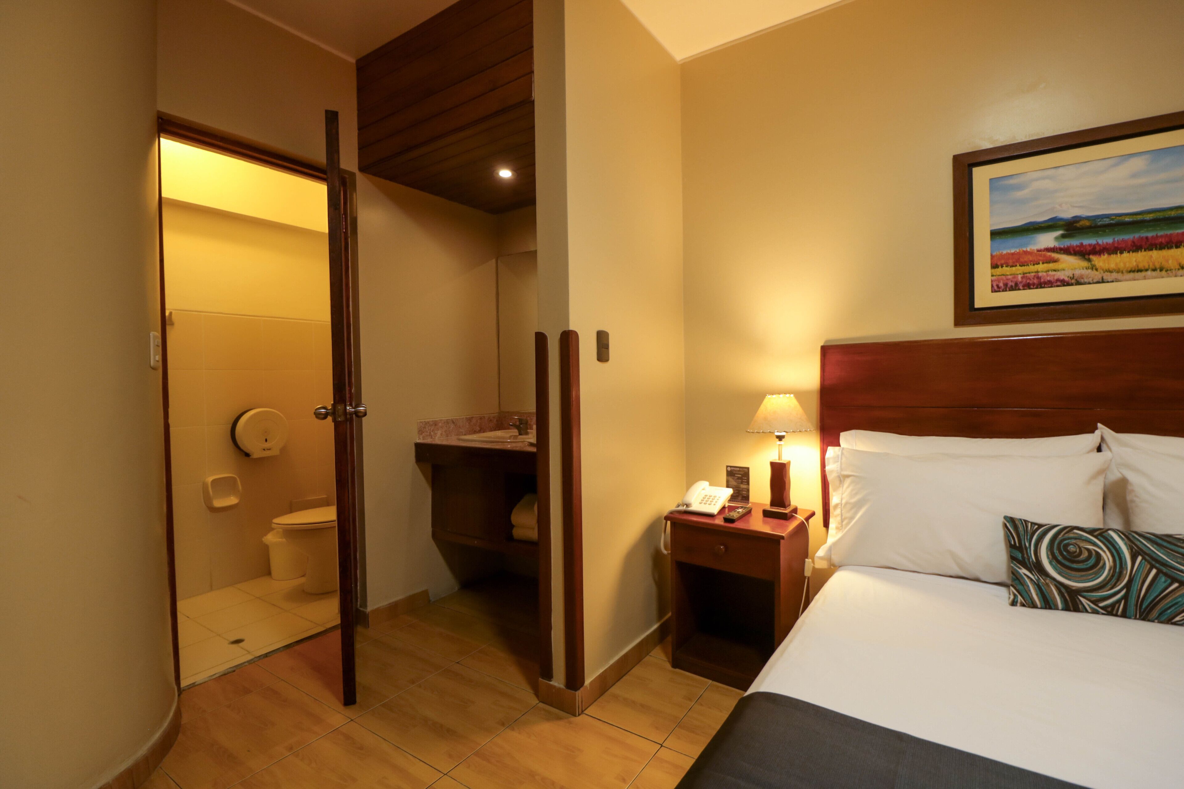 Epiqus Hotel