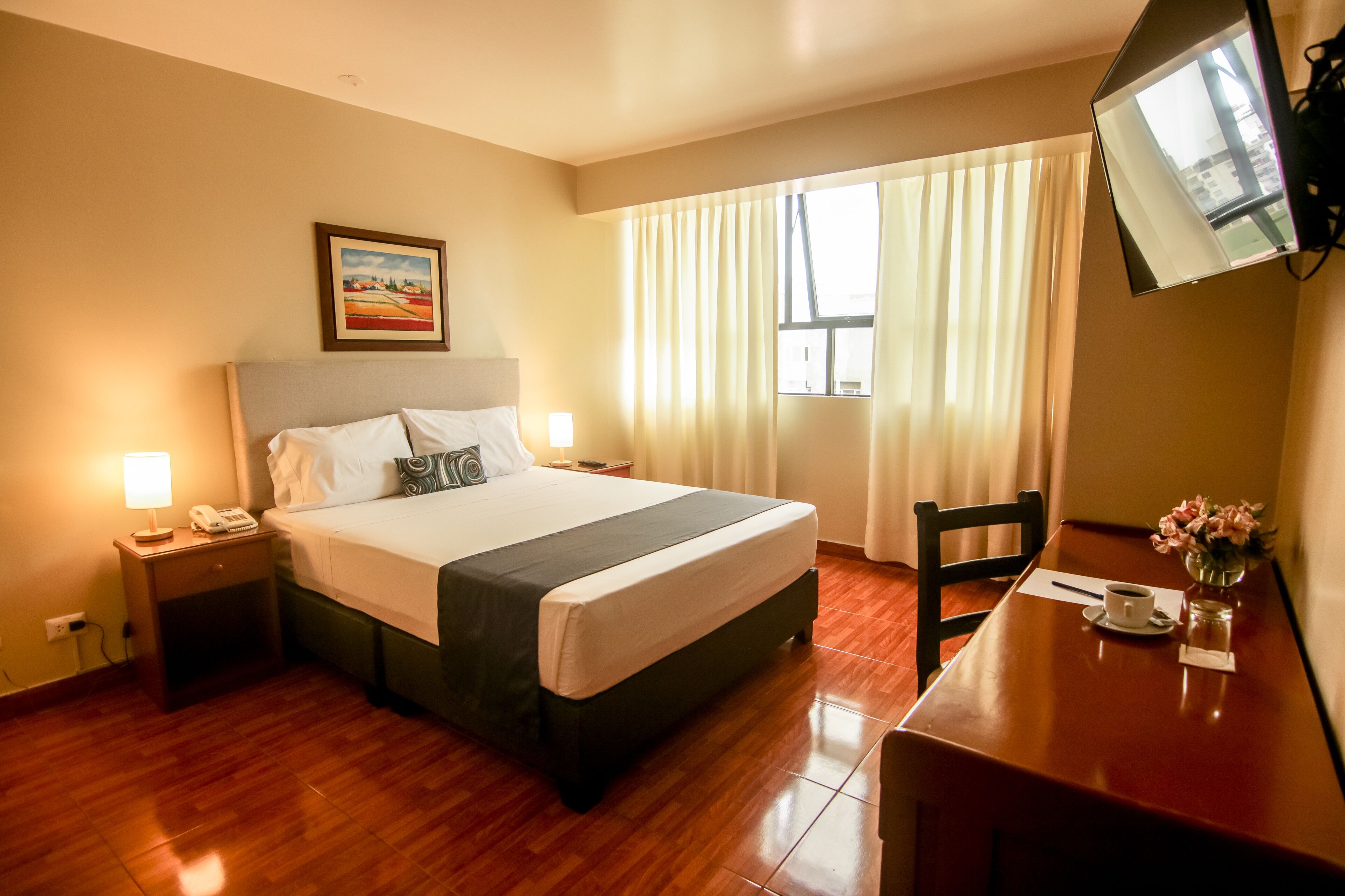 Epiqus Hotel