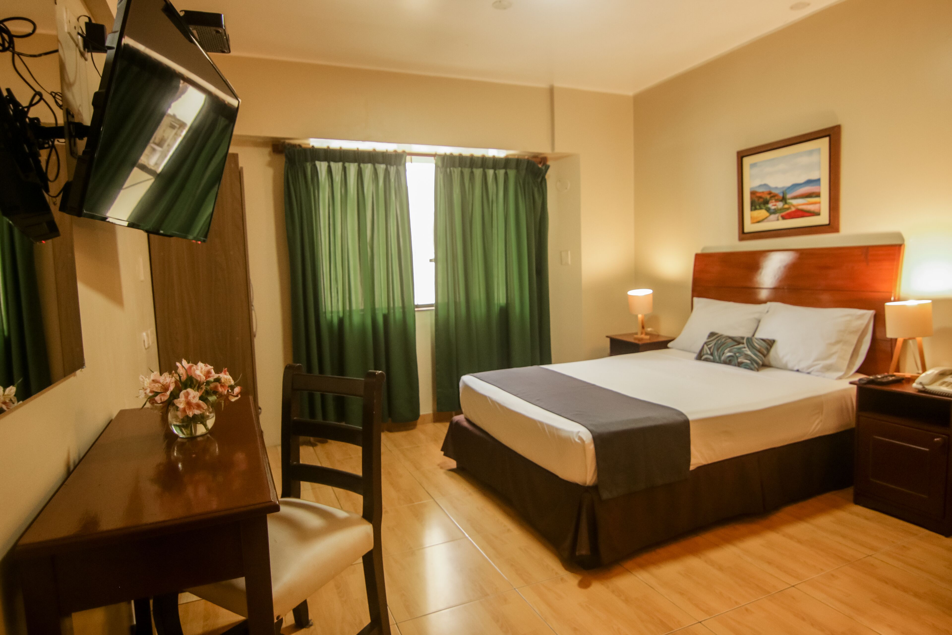Epiqus Hotel