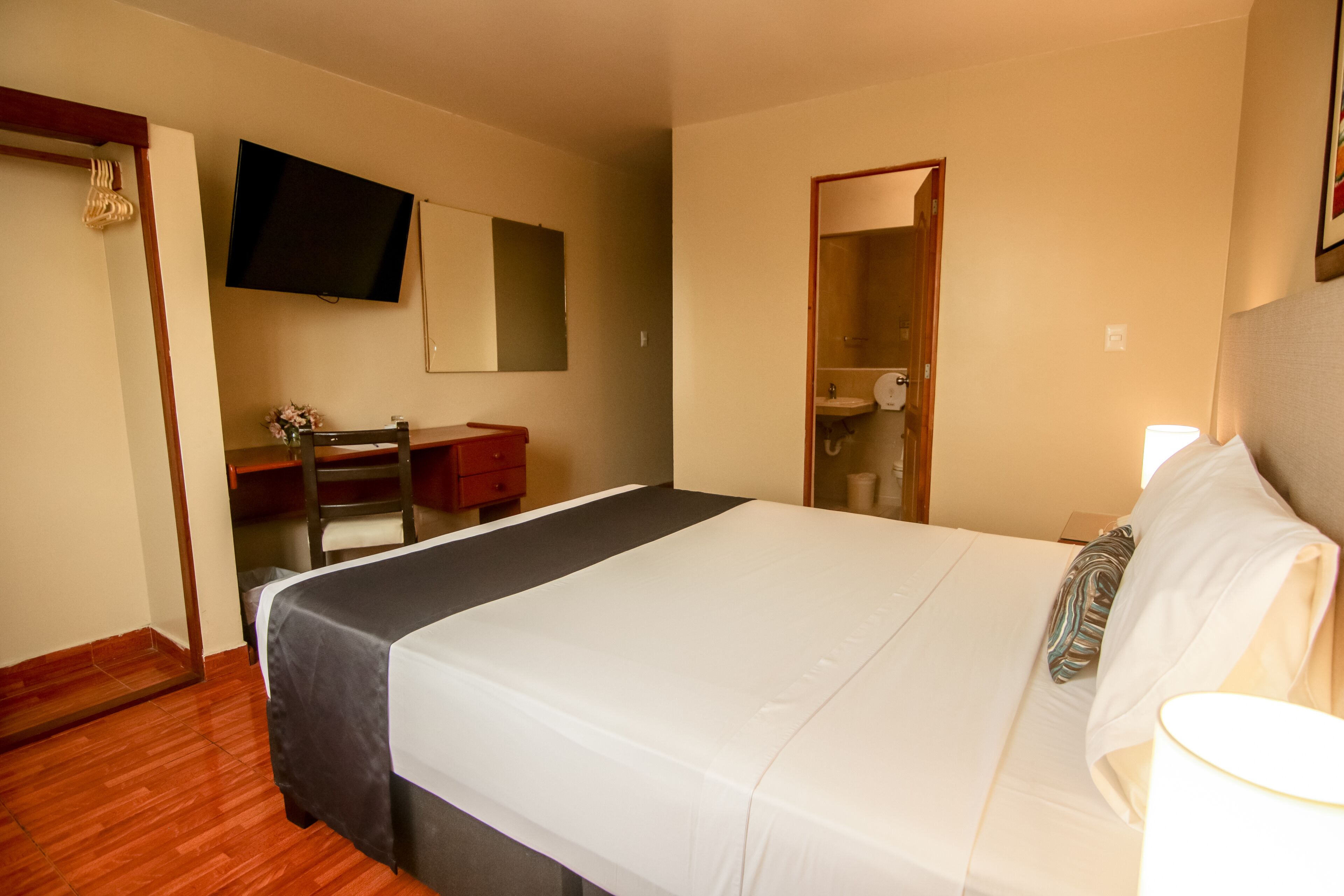 Epiqus Hotel