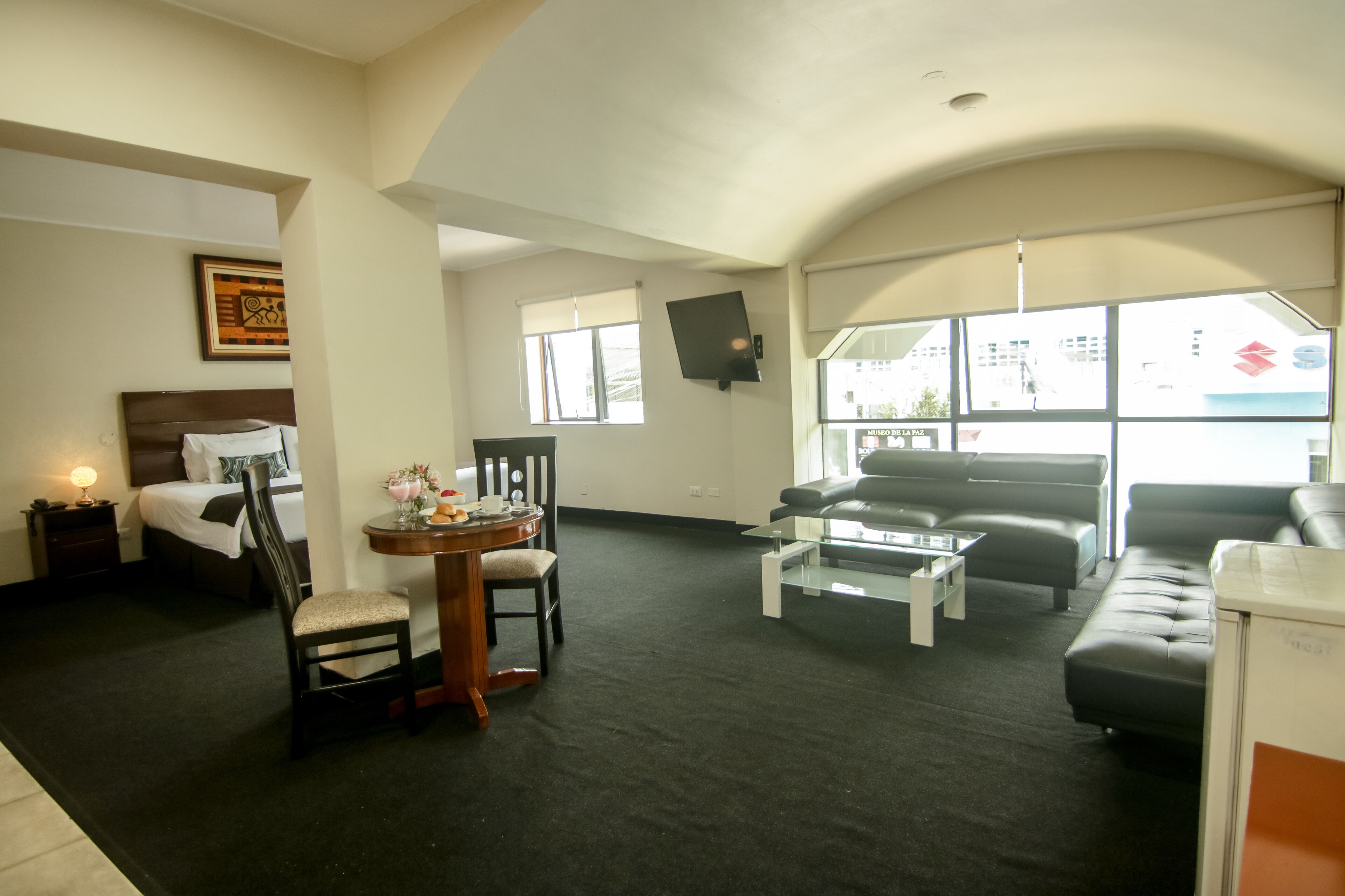 Epiqus Hotel