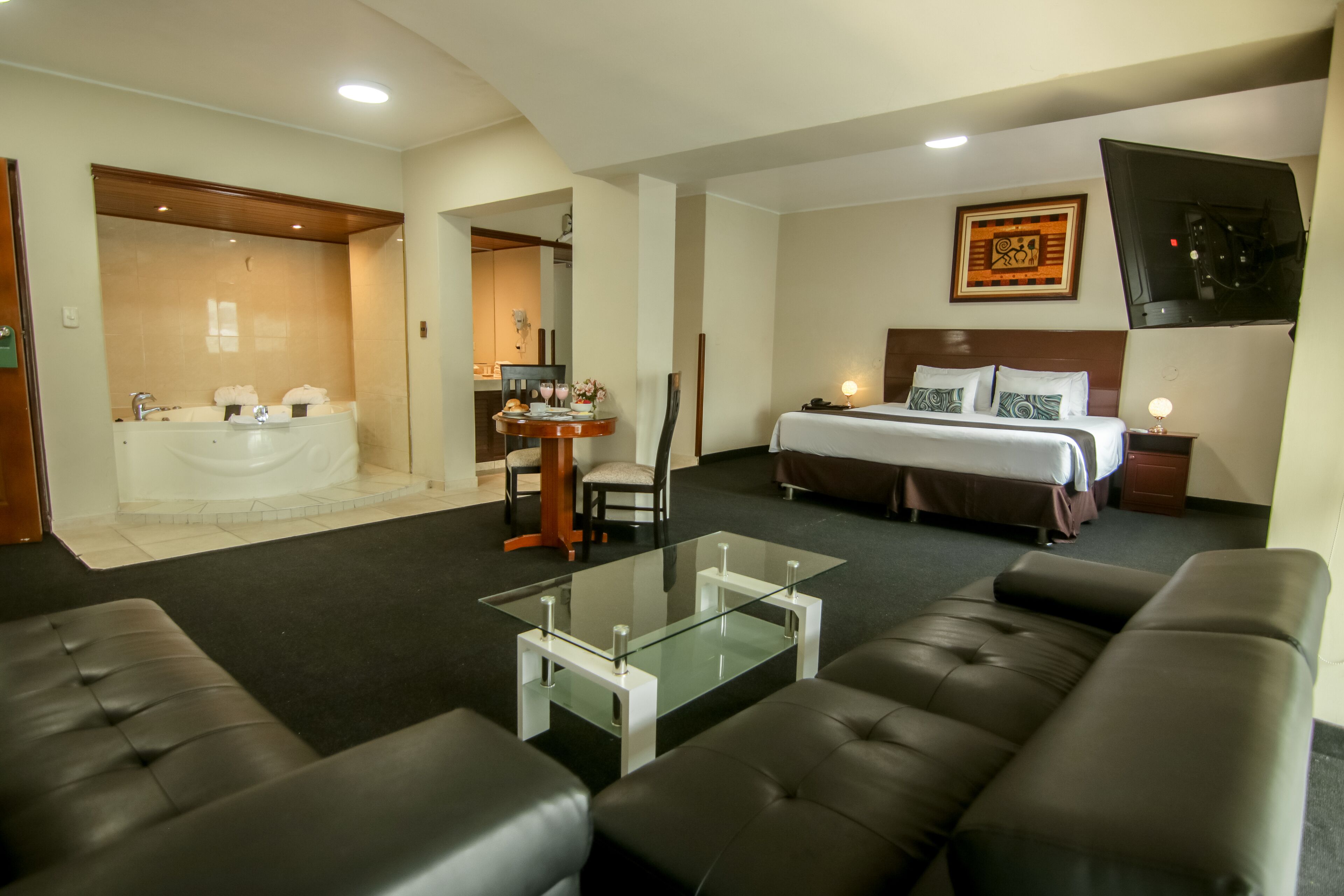 Epiqus Hotel