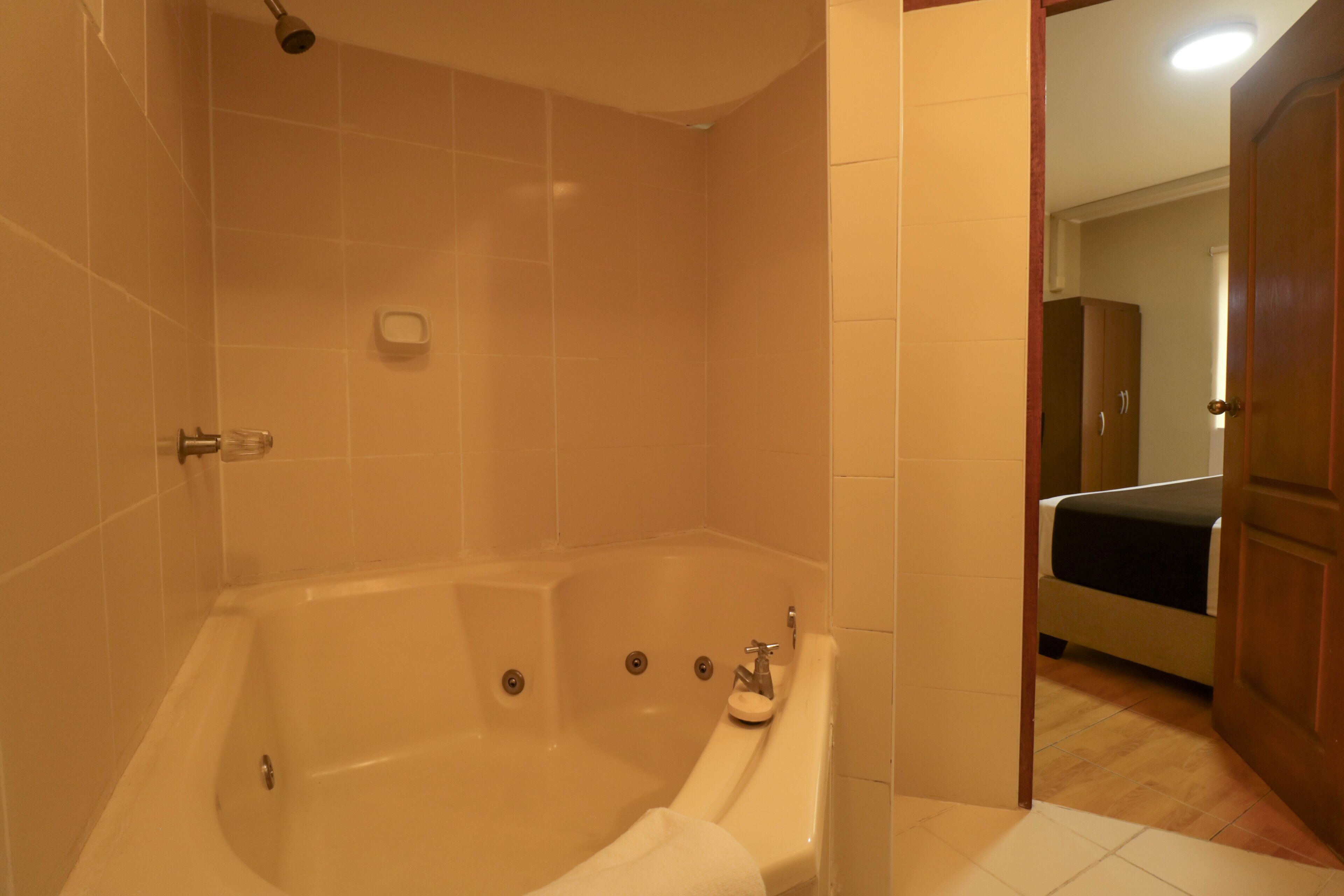 Epiqus Hotel